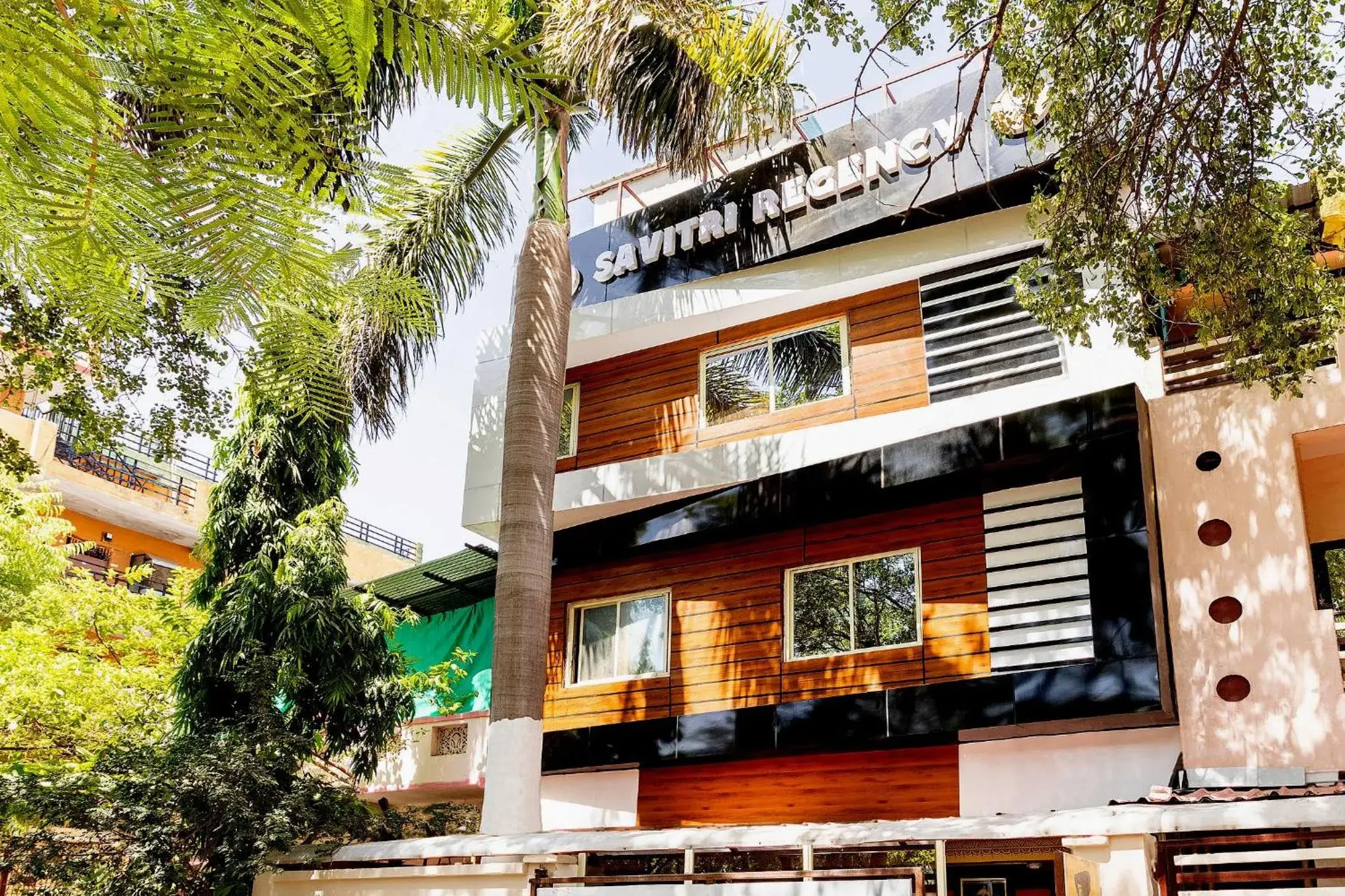 Facade/entrance in Hotel O Savitri Regency Facade/entrance in Hotel O Savitri Regency