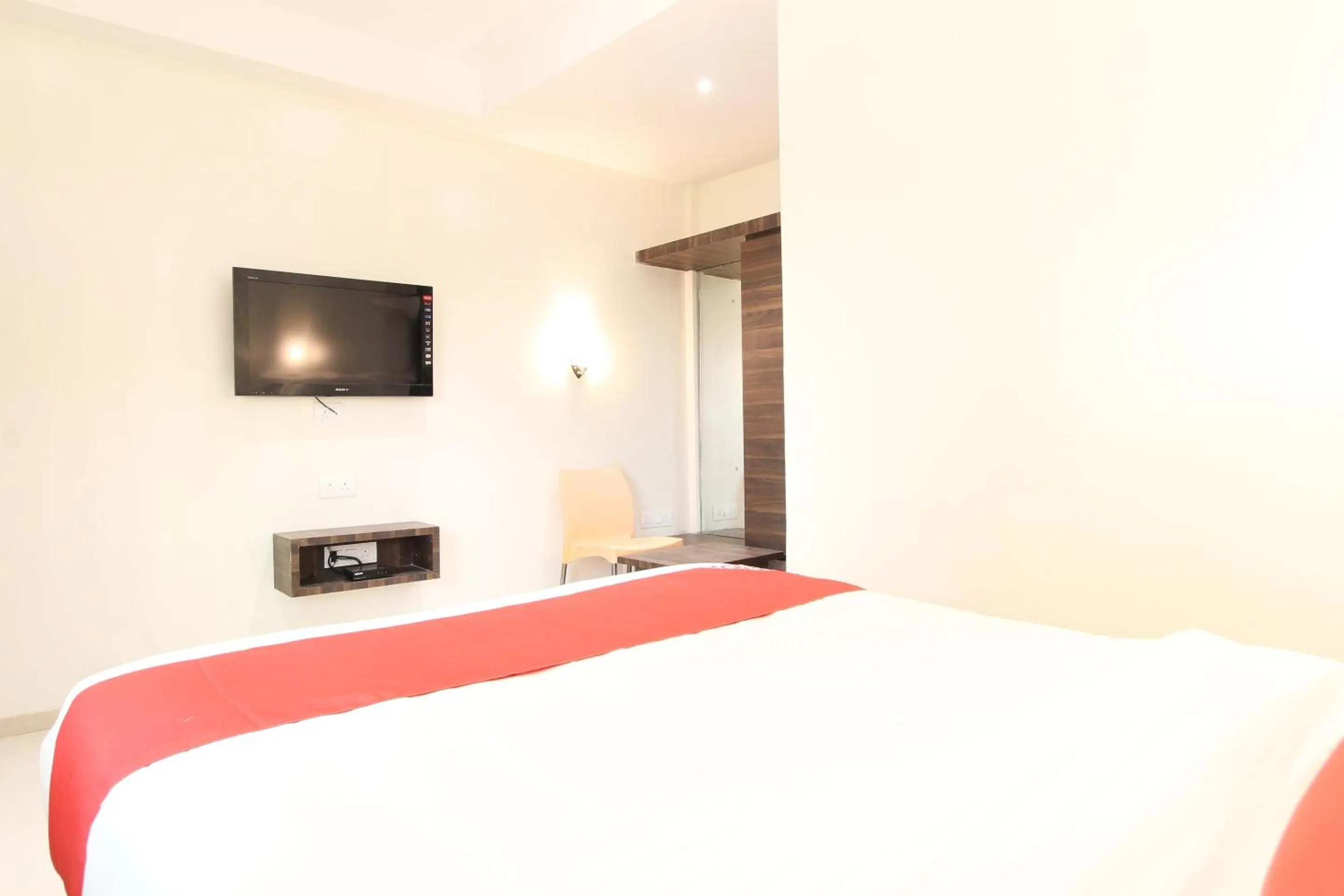 Bedroom, Bed in Hotel O New Pune