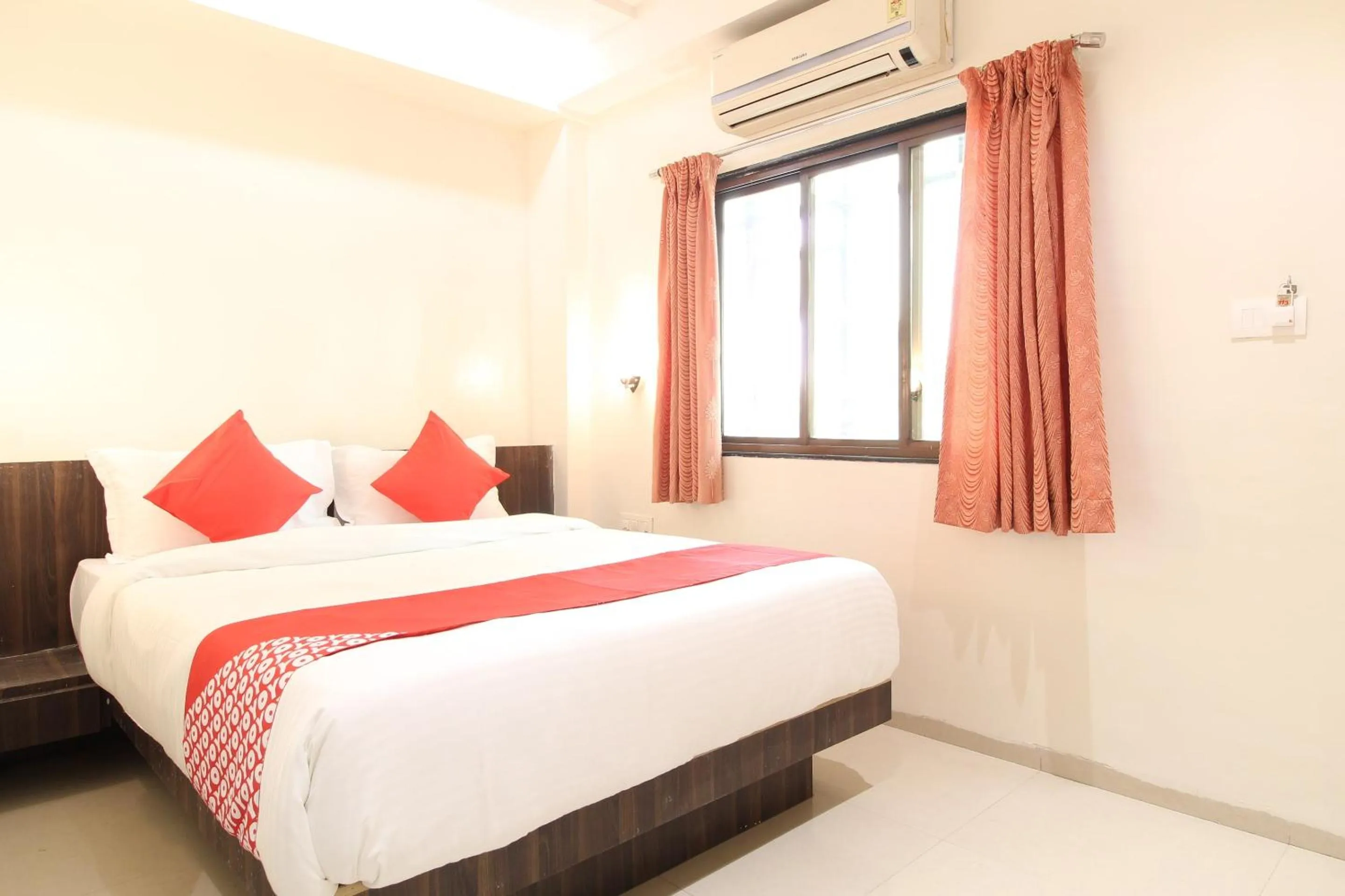 Bedroom, Bed in Hotel O New Pune