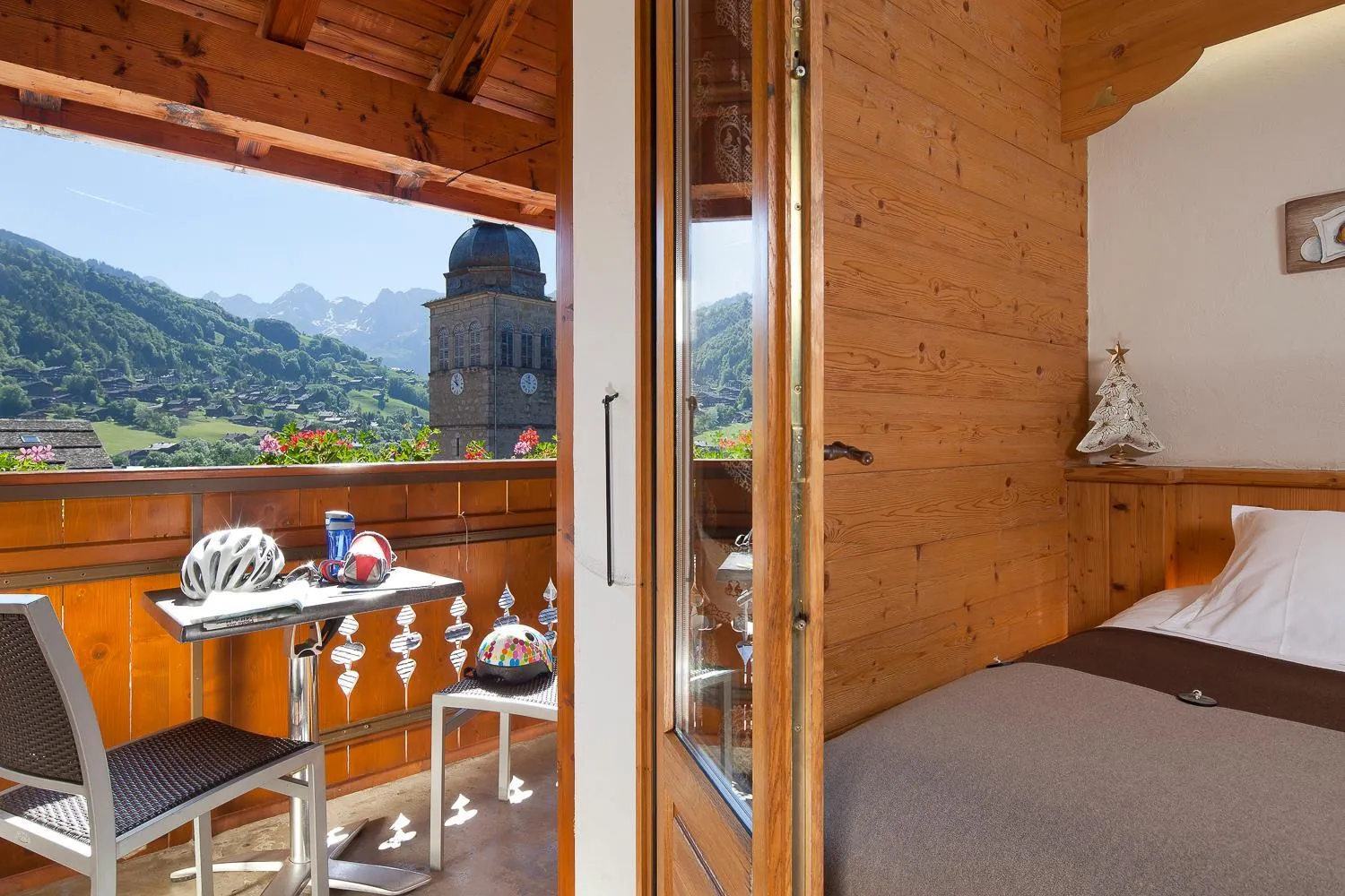 Bed in Logis La Croix-Saint-Maurice