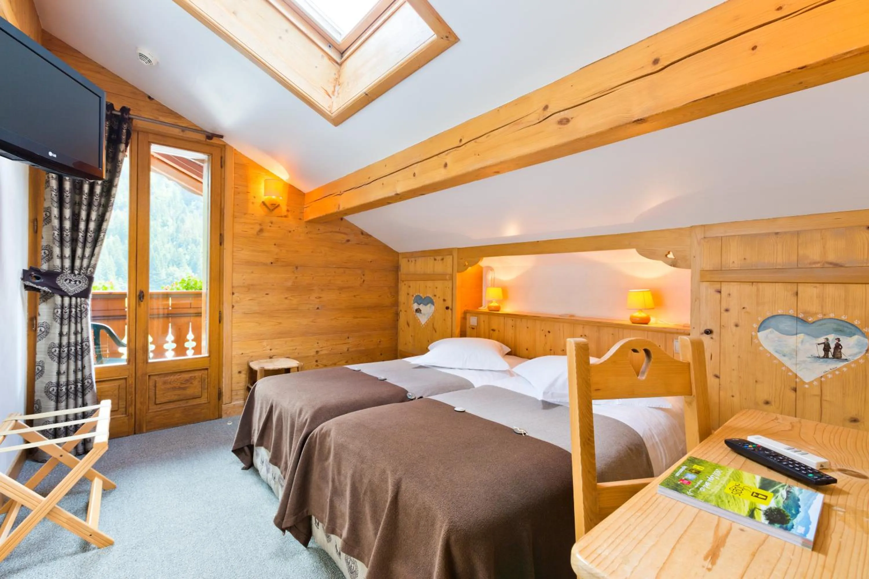 Bed in Logis La Croix-Saint-Maurice