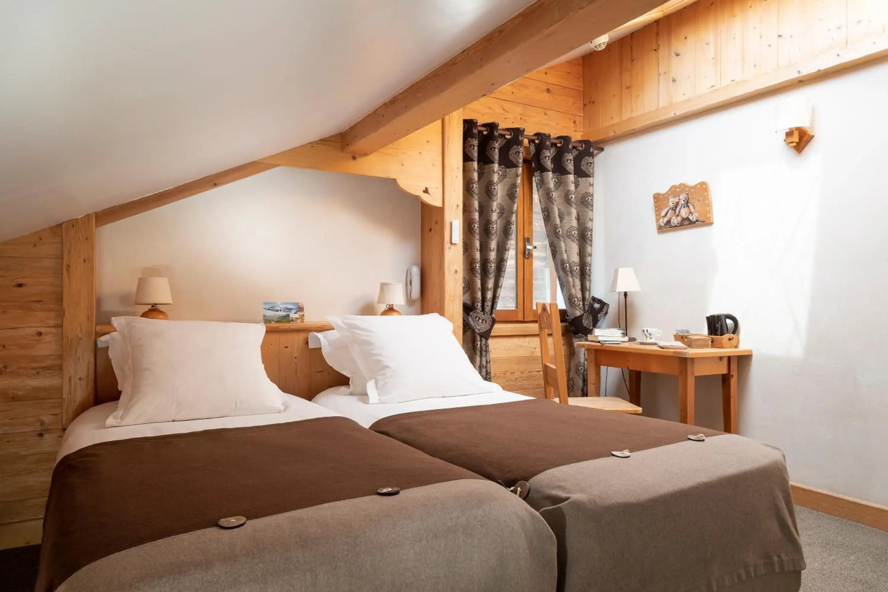 Bed in Logis La Croix-Saint-Maurice Bed in Logis La Croix-Saint-Maurice