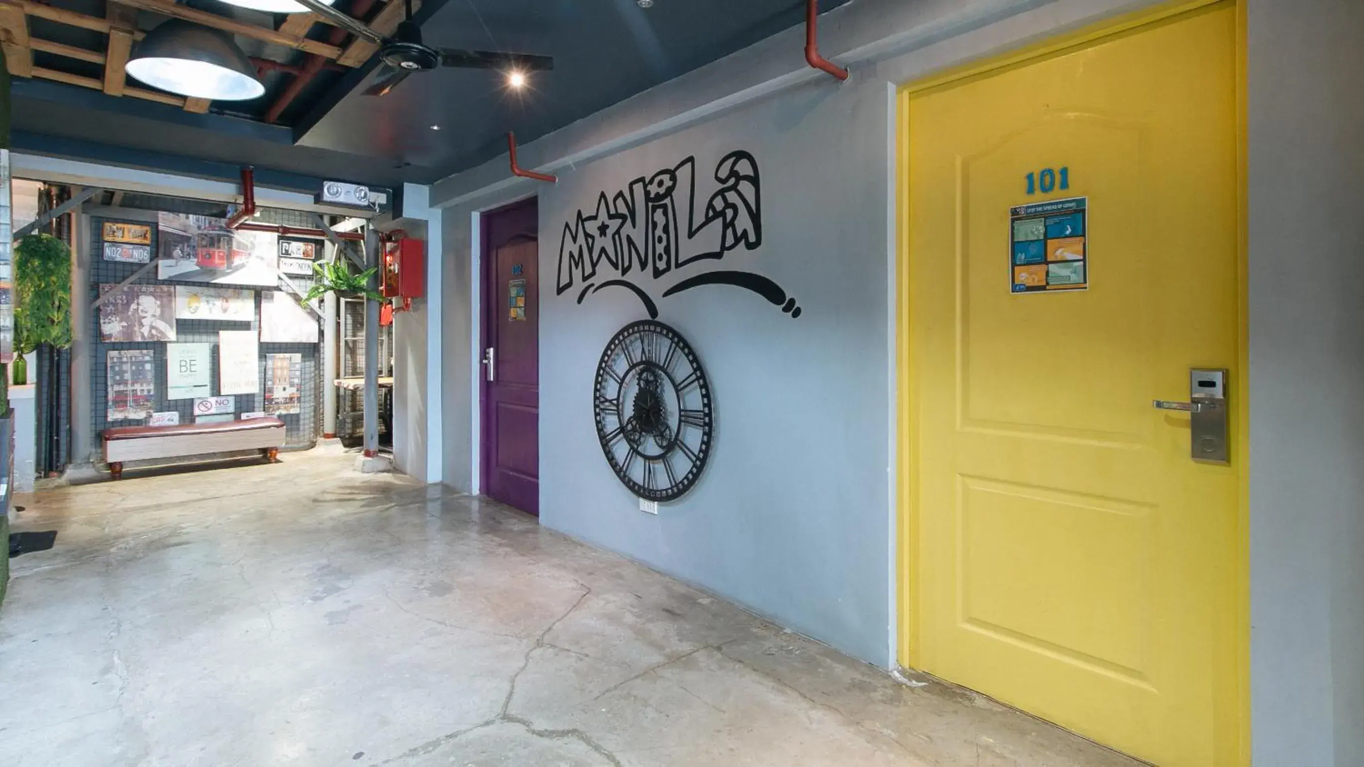 Patio in RedDoorz Plus at BGC near St Lukes Patio in RedDoorz Plus at BGC near St Lukes