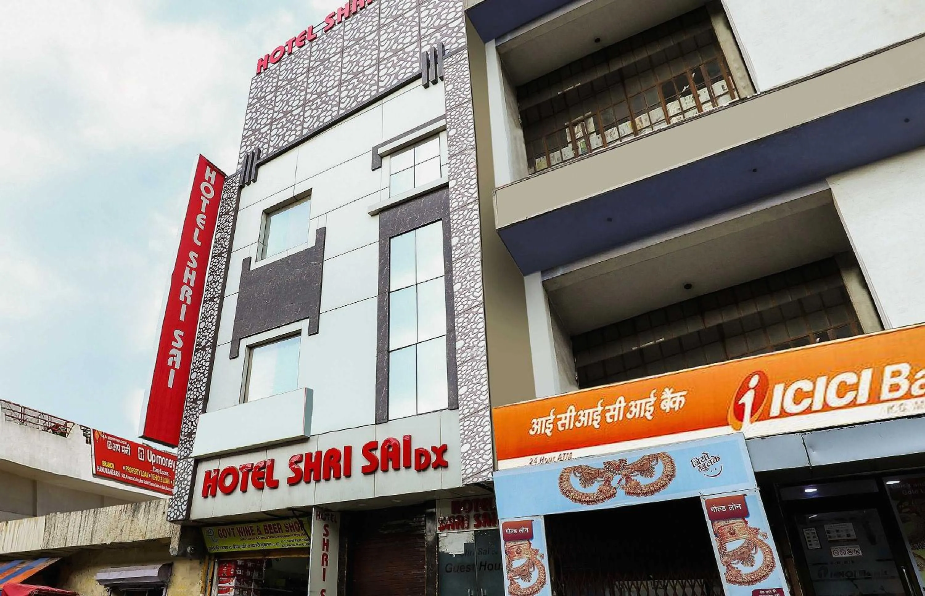 Facade/entrance in Hotel O Shri Sai