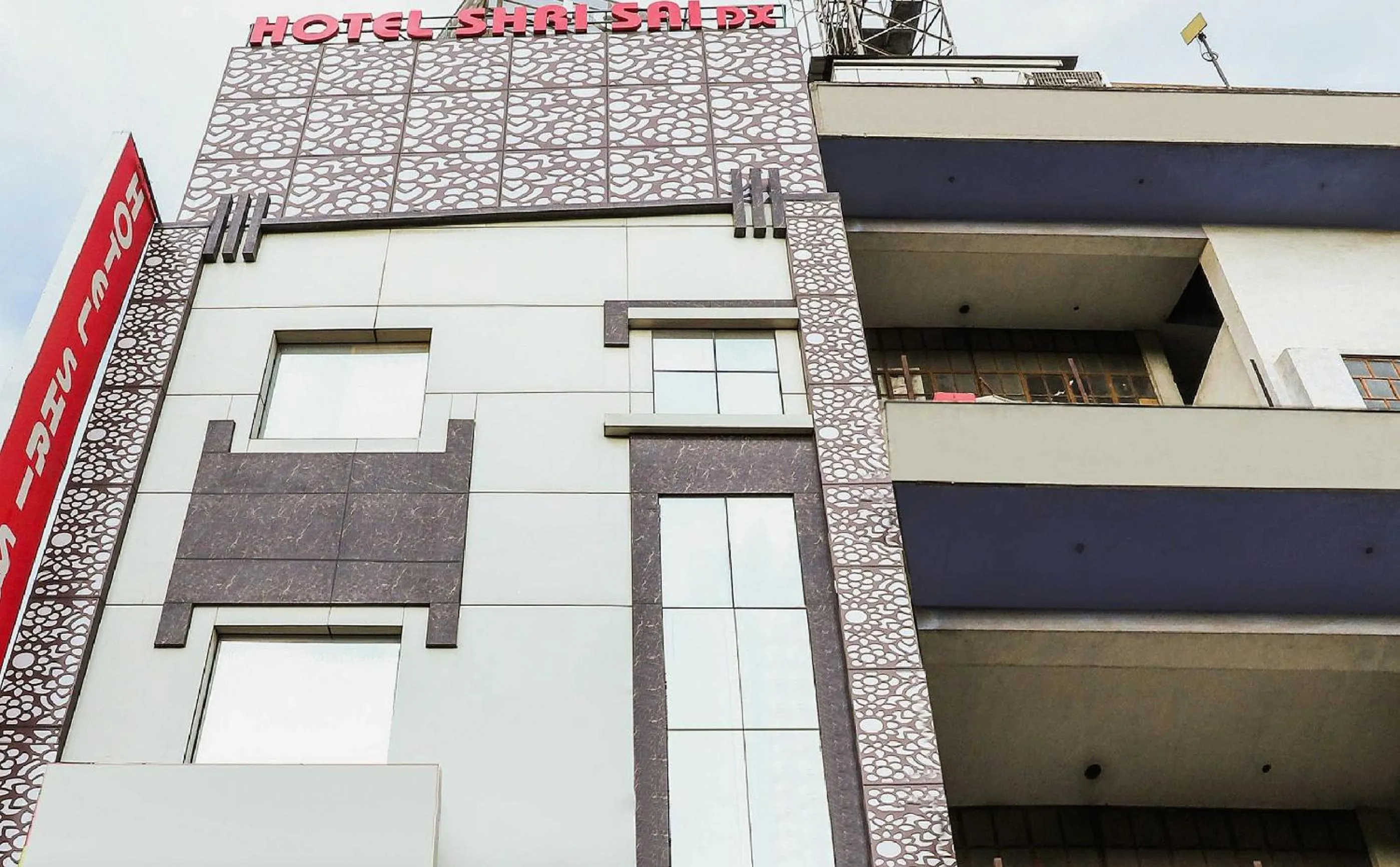 Facade/entrance in Hotel O Shri Sai