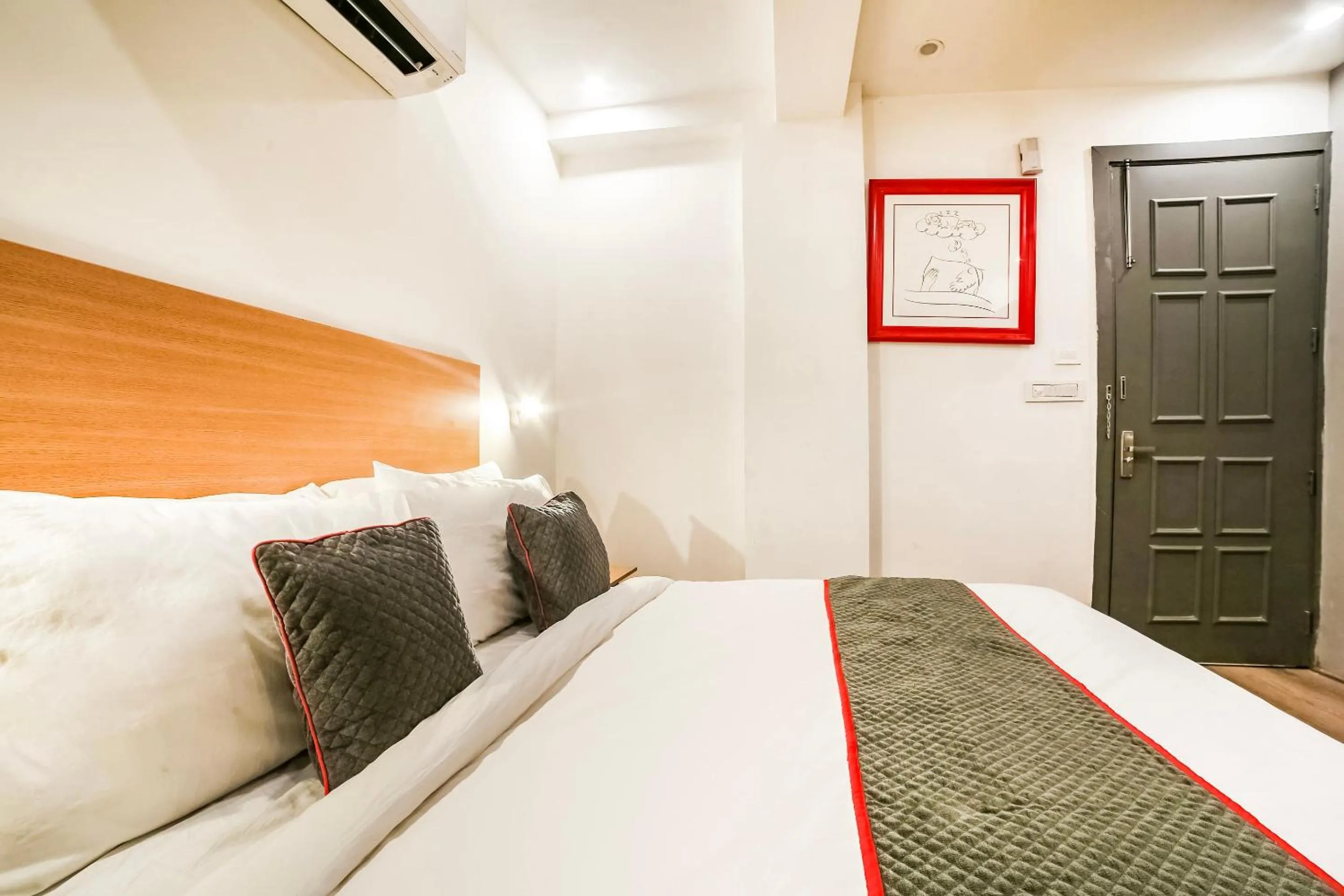 Bedroom, Bed in Super Hotel O Nawada Metro