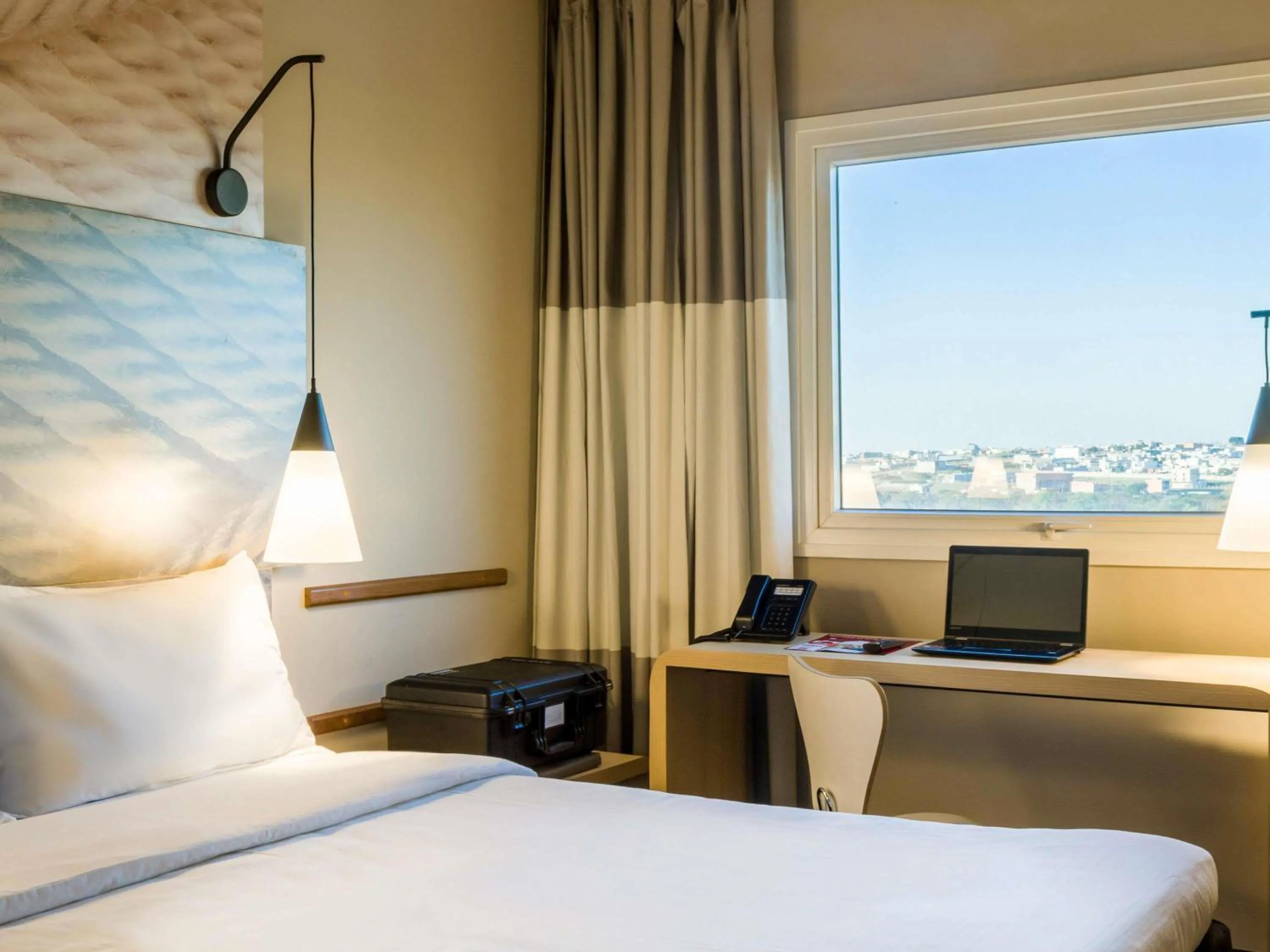 Bedroom, Bed in Ibis Americana