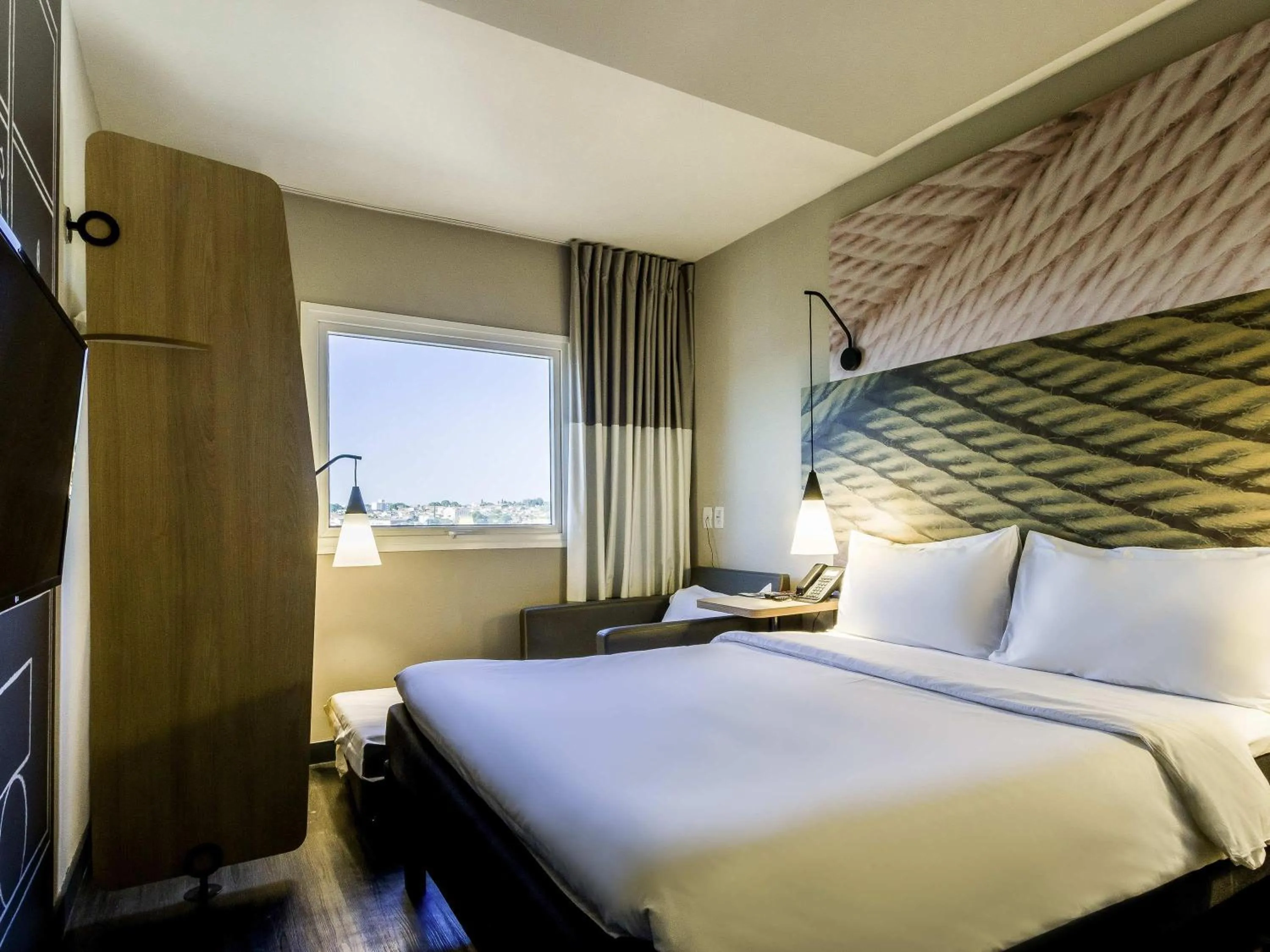 Bedroom, Bed in Ibis Americana