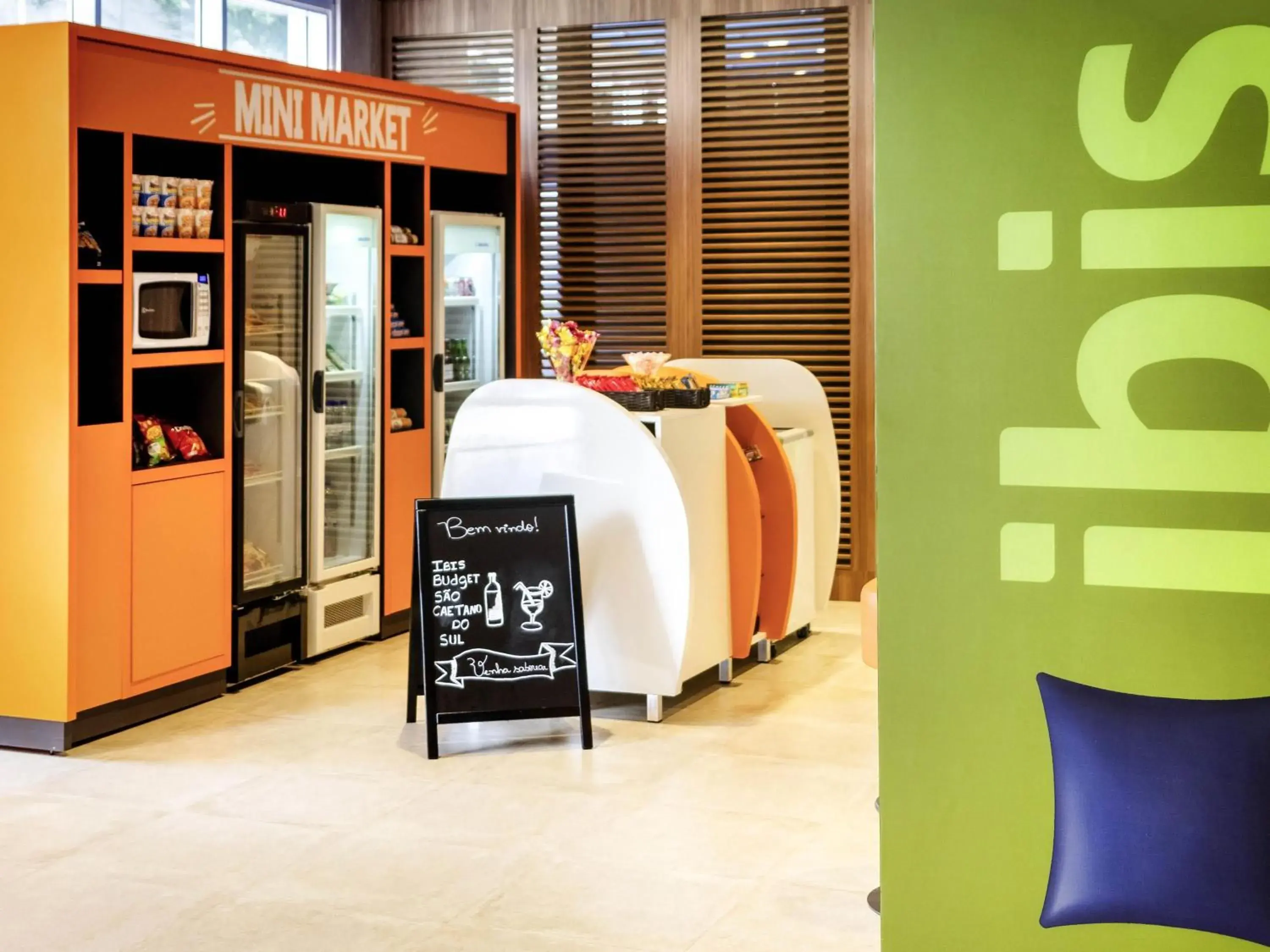 Lounge or bar in ibis budget Sao Caetano Lounge or bar in ibis budget Sao Caetano