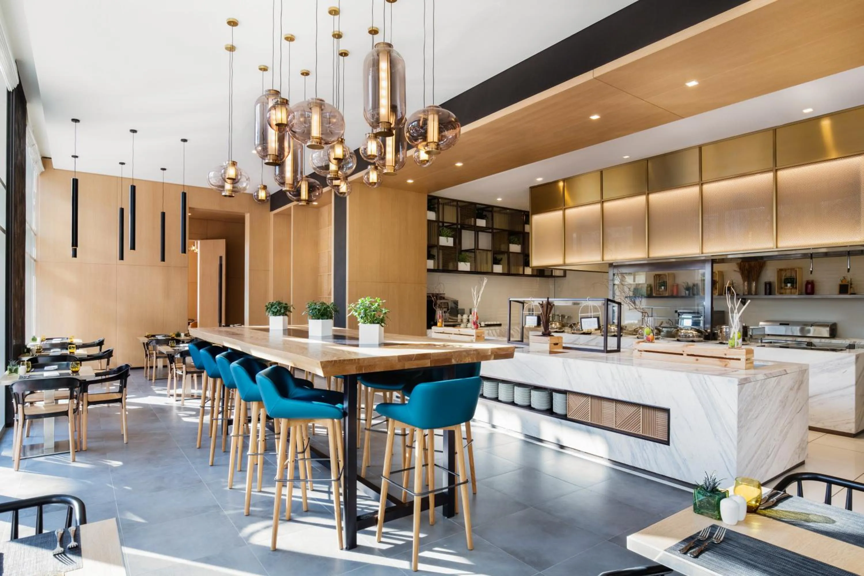 Restaurant/places to eat in Novotel Bur Dubai - Healthcare City