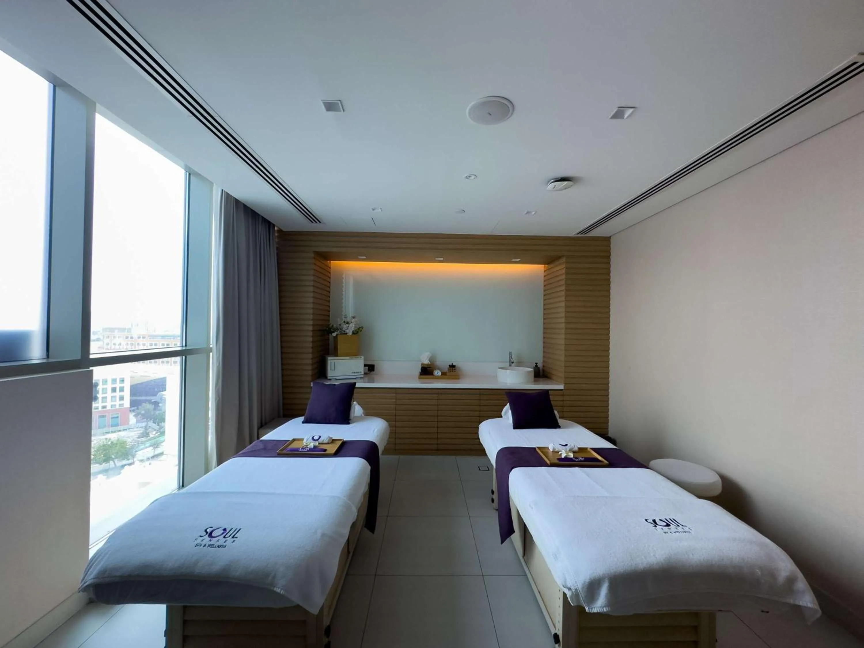 Spa and wellness centre/facilities, Bed in Novotel Bur Dubai - Healthcare City