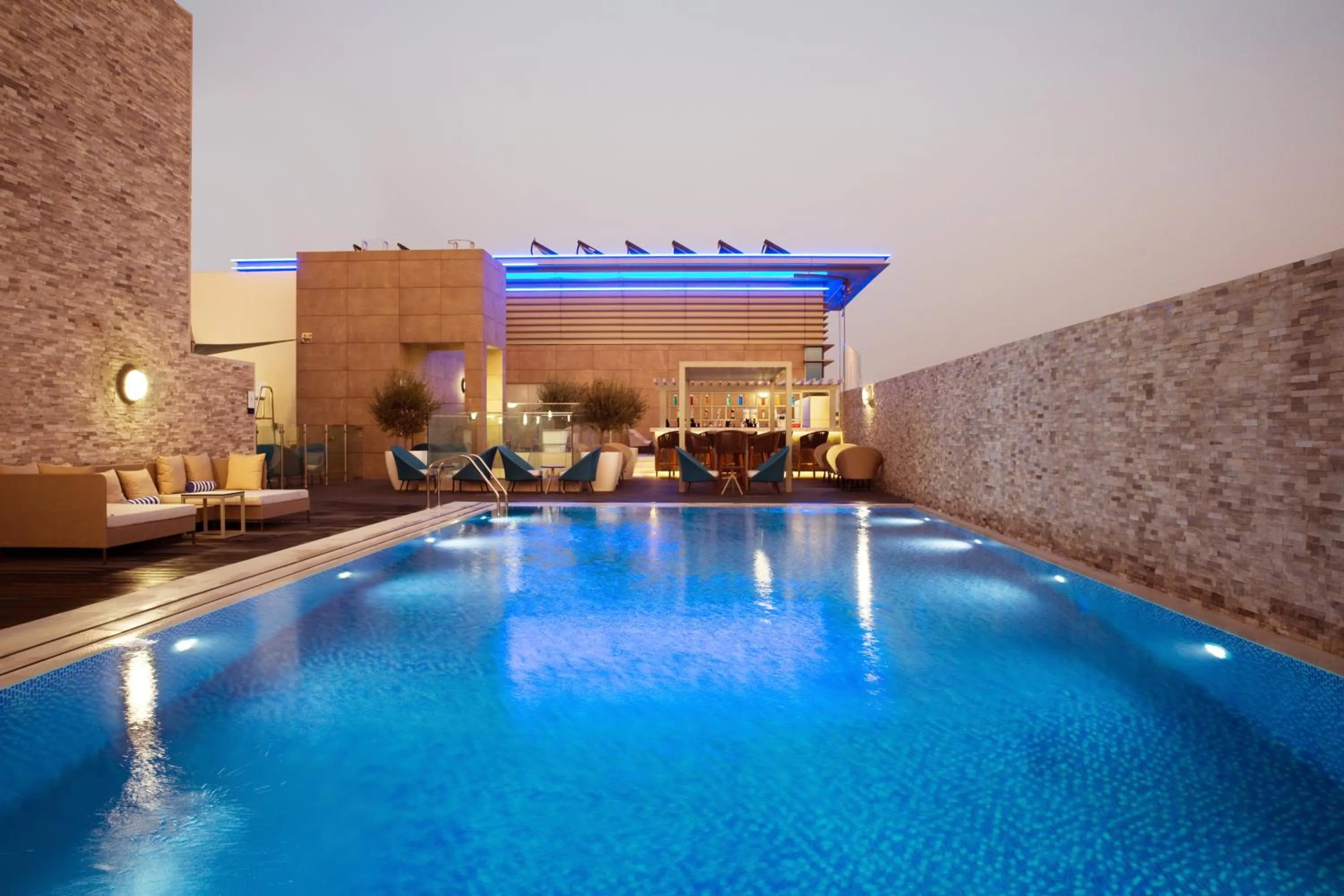 Swimming pool in Novotel Bur Dubai - Healthcare City