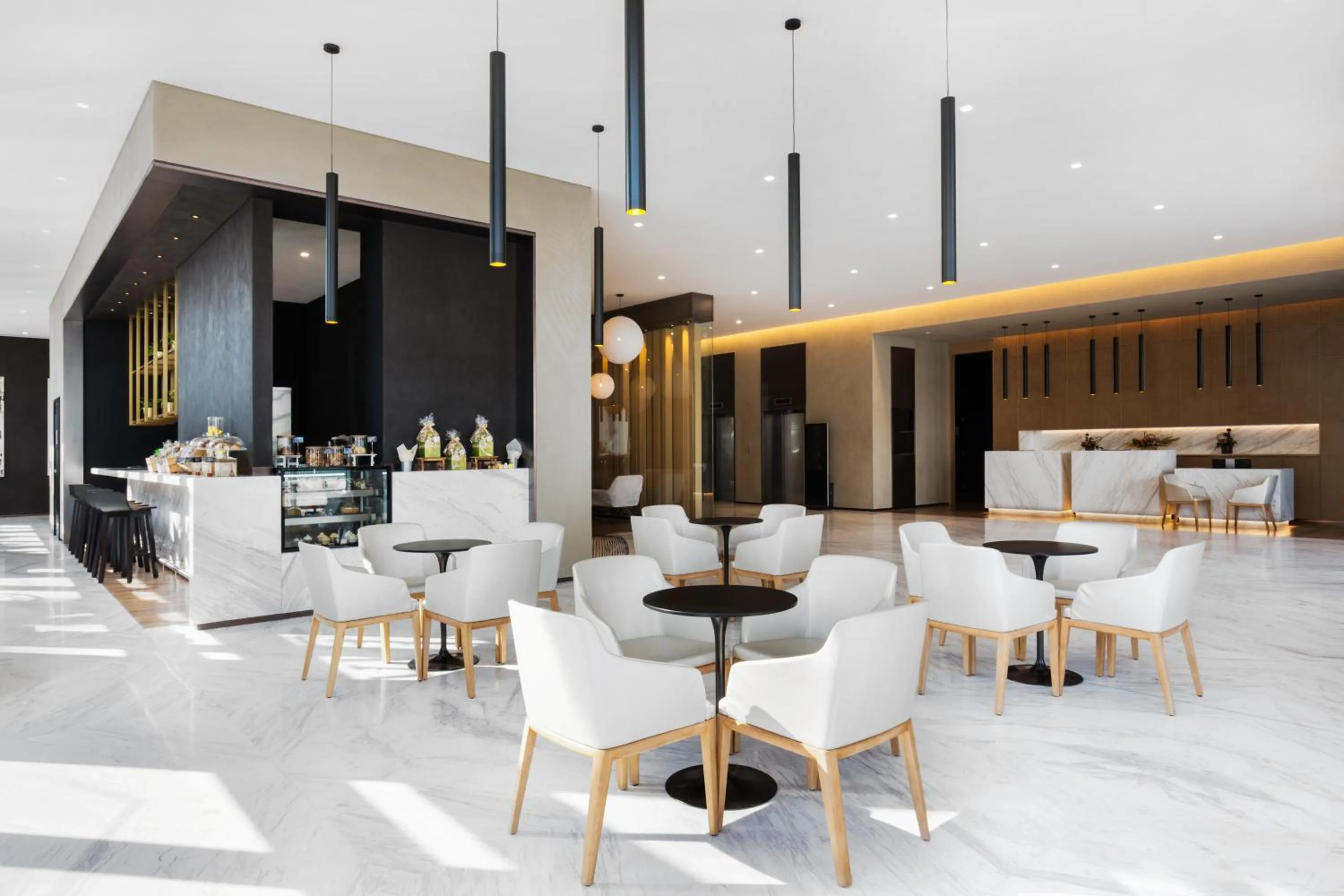 Restaurant/places to eat in Novotel Bur Dubai - Healthcare City