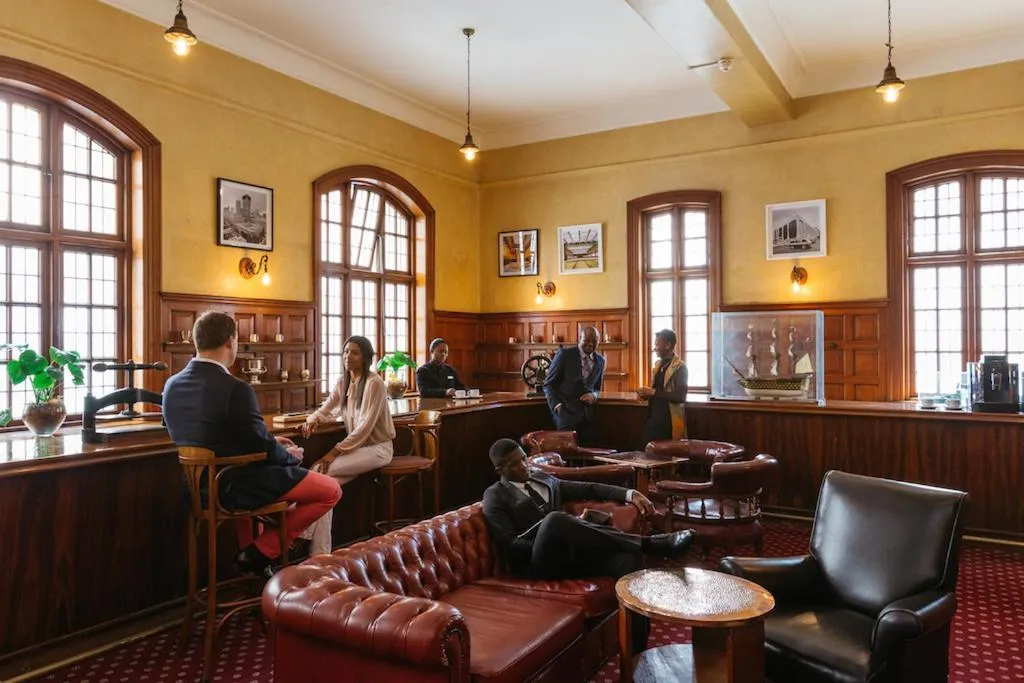 Lounge or bar in Rand Club Suites