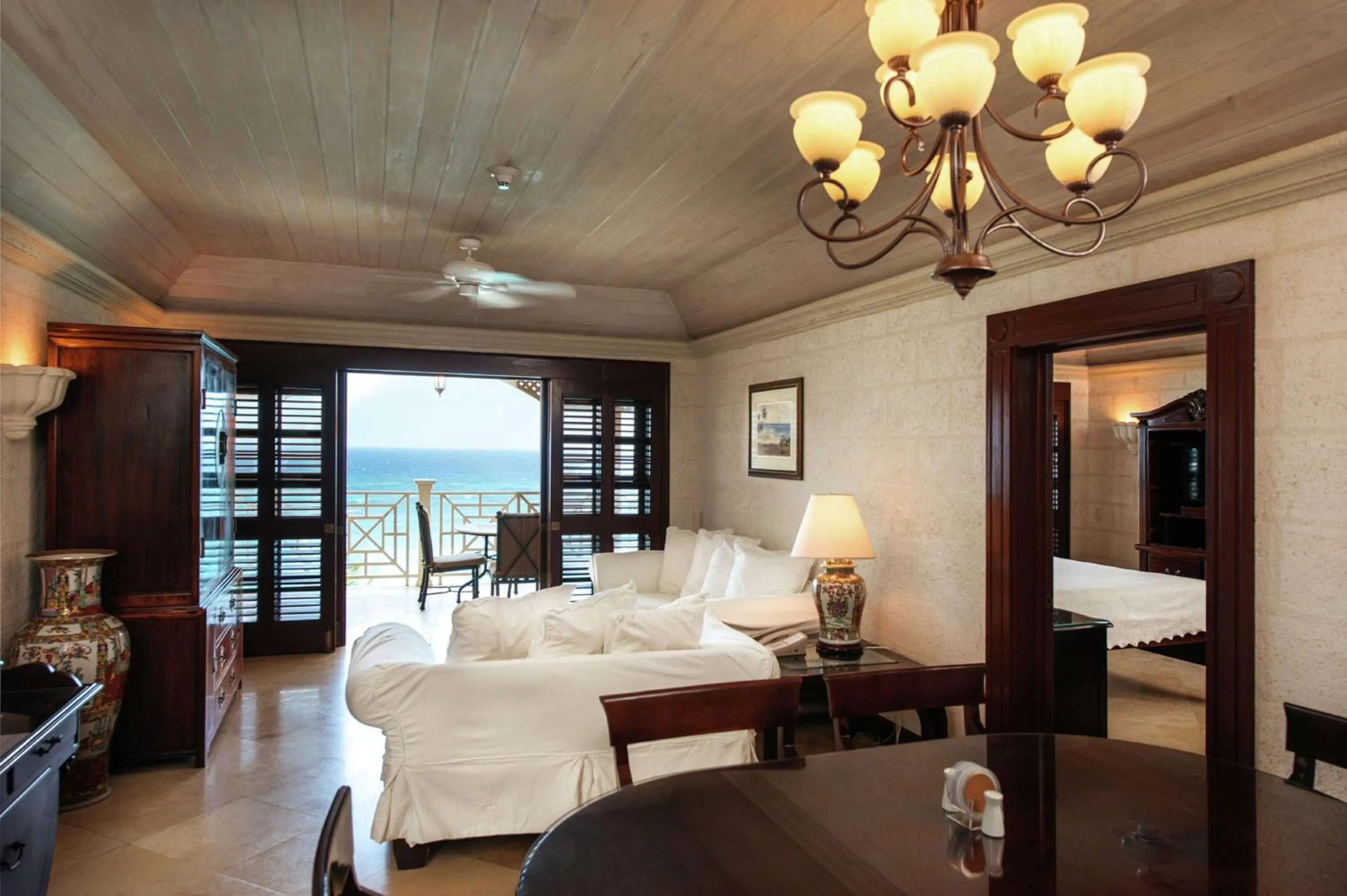 Living room, Bed in Hilton Grand Vacations Club The Crane Barbados