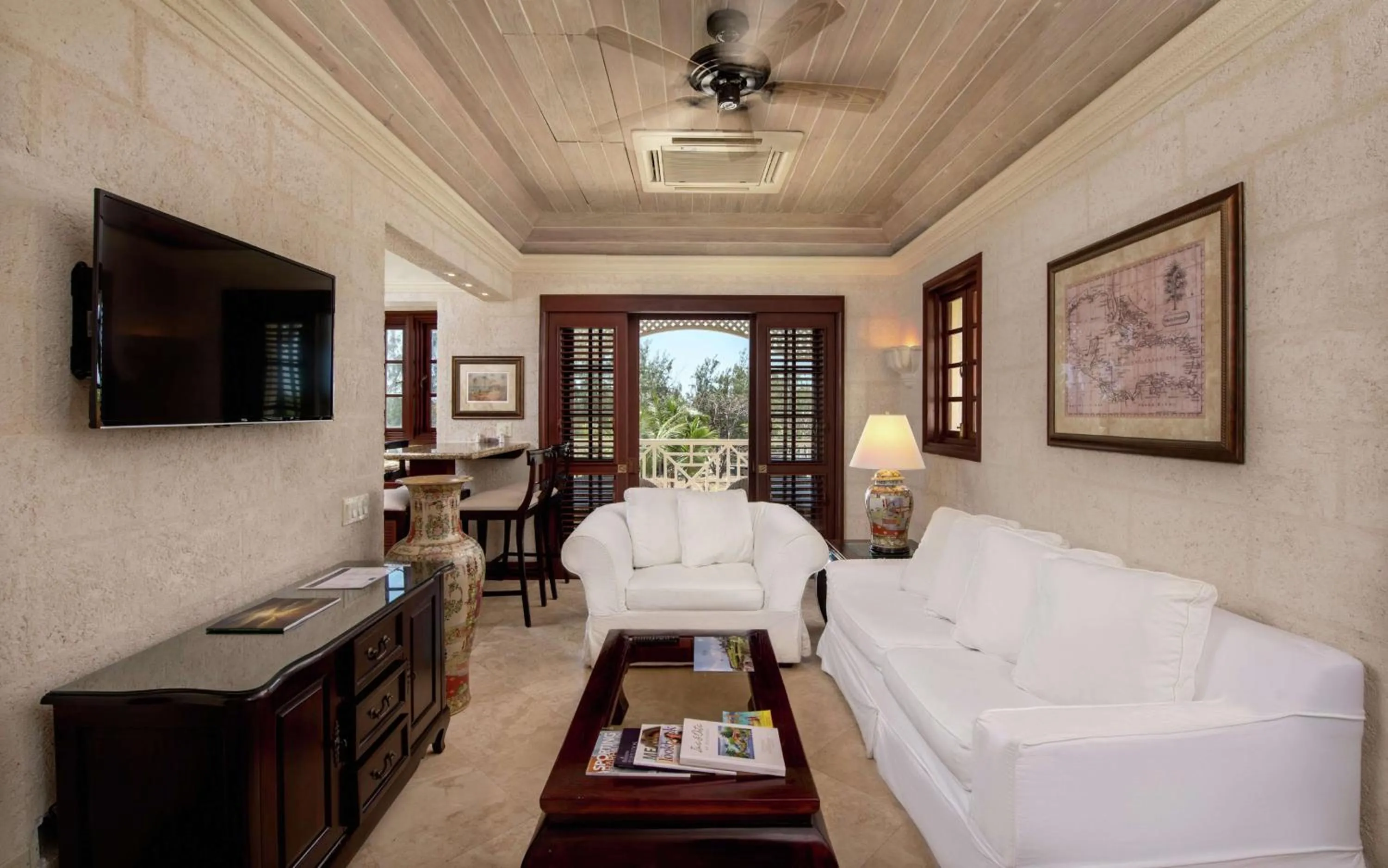 Living room, Bed in Hilton Grand Vacations Club The Crane Barbados