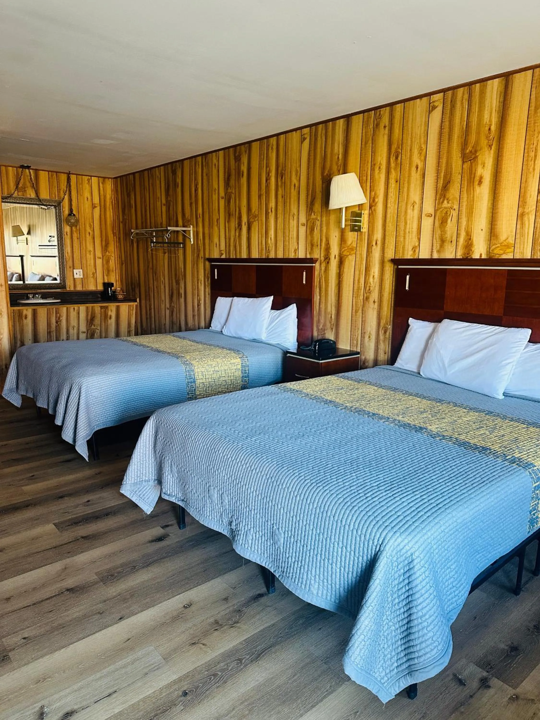 Bed in Country Inn - Licking