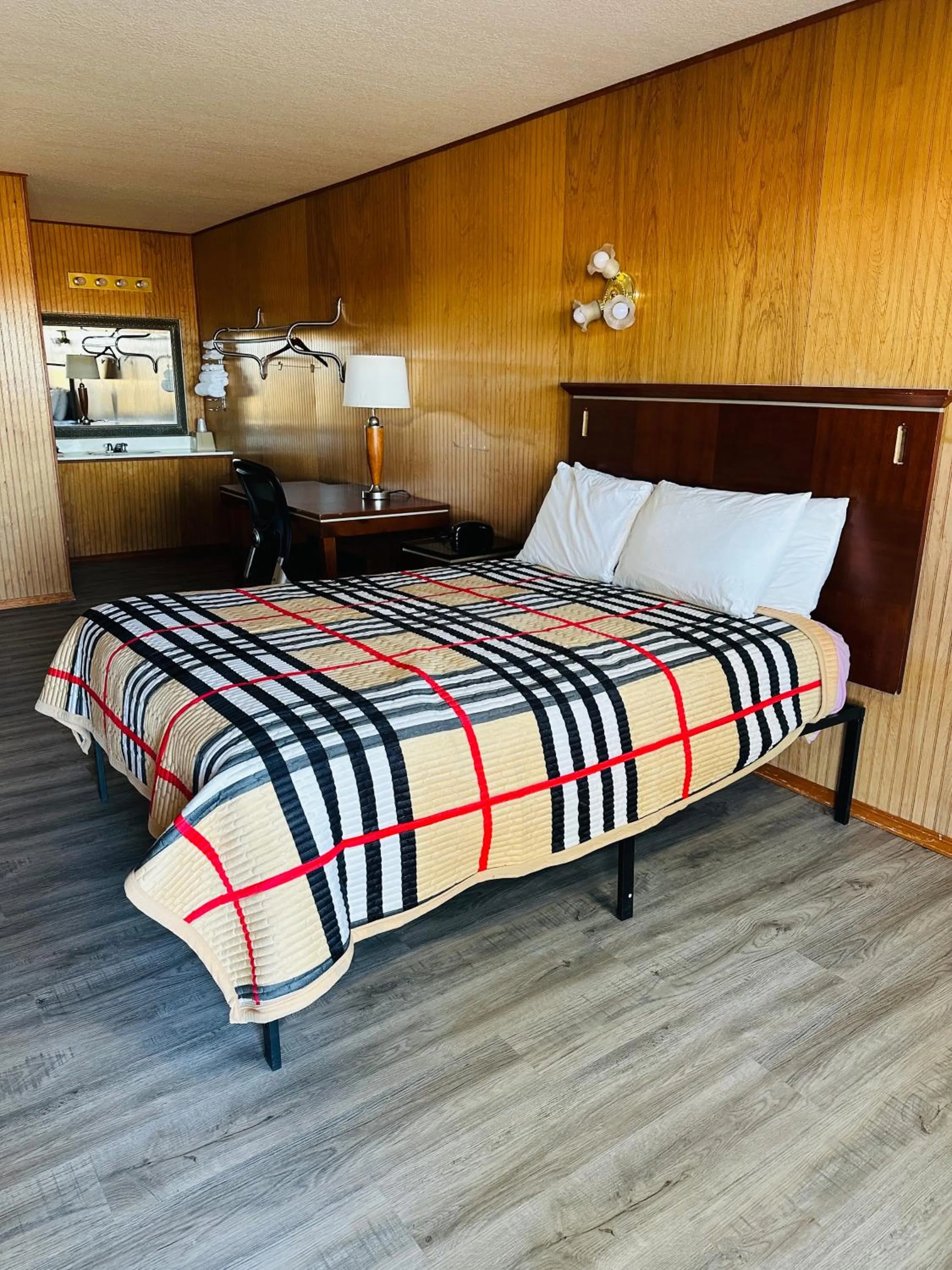 Bed in Country Inn - Licking