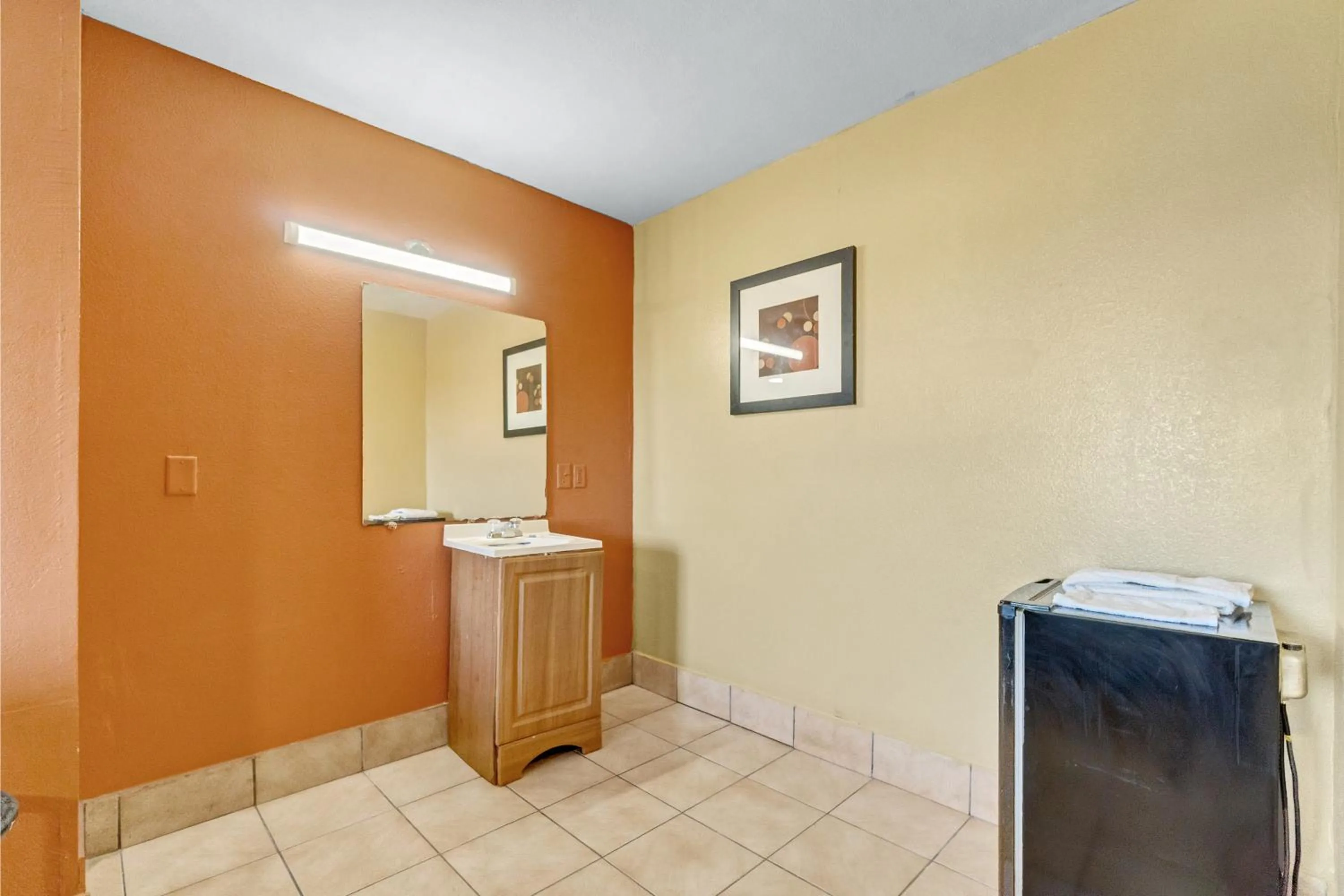 Bathroom in Relax Motel Grand Prairie Dallas I 30