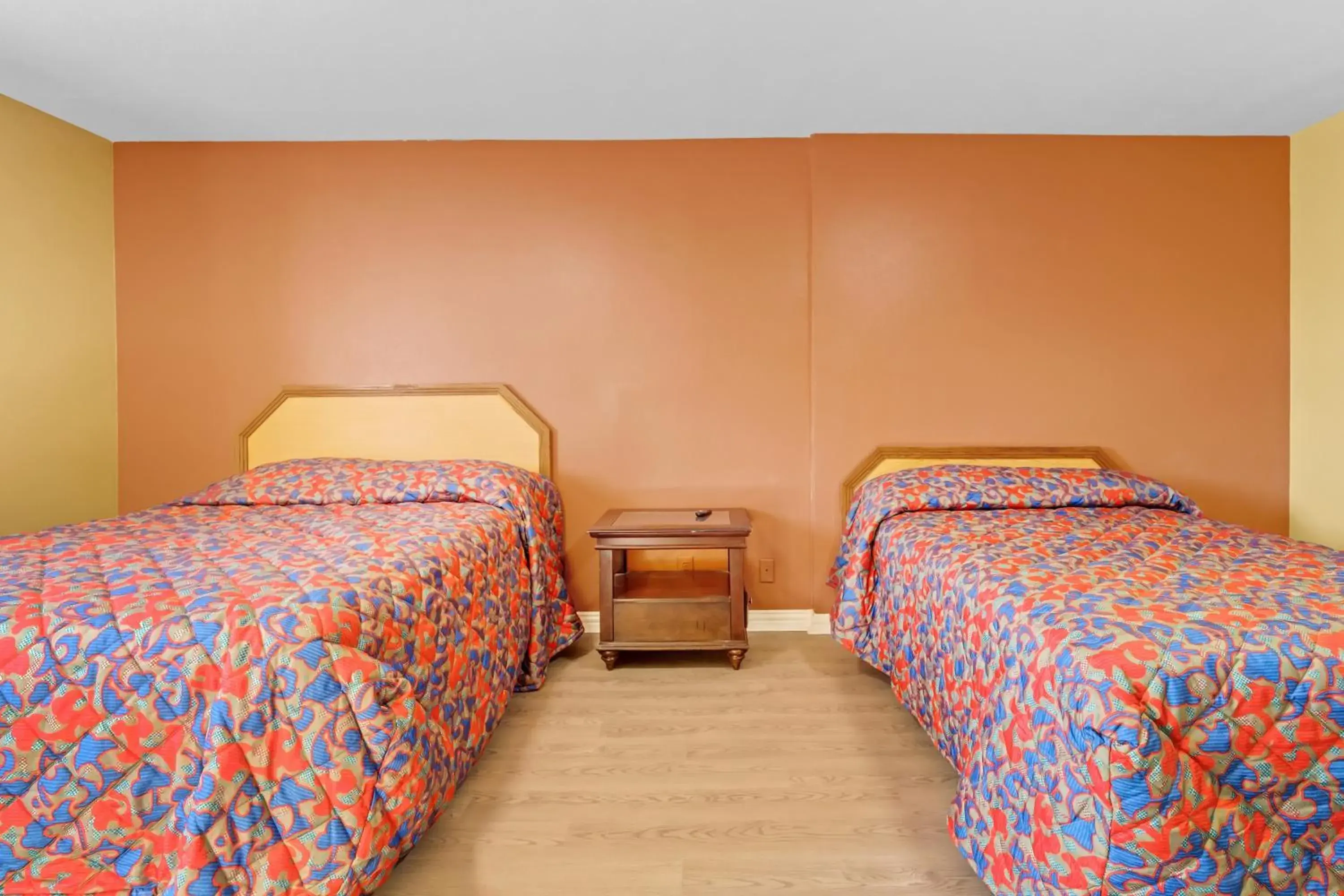 2 Queen Beds Non-Smoking in Relax Motel Grand Prairie Dallas I 30 2 Queen Beds Non-Smoking in Relax Motel Grand Prairie Dallas I 30