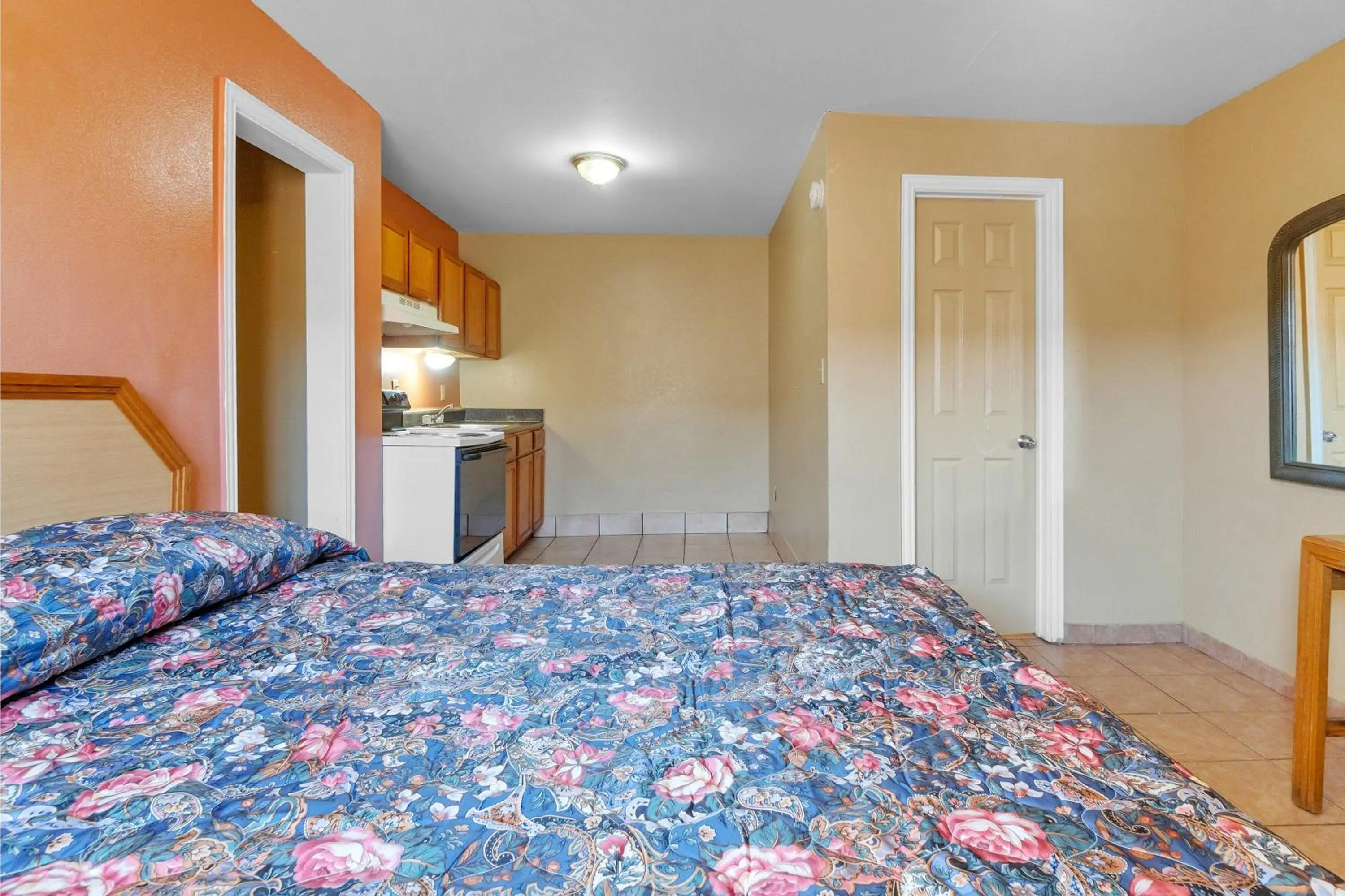 Bedroom, Bed in Relax Motel Grand Prairie Dallas I 30