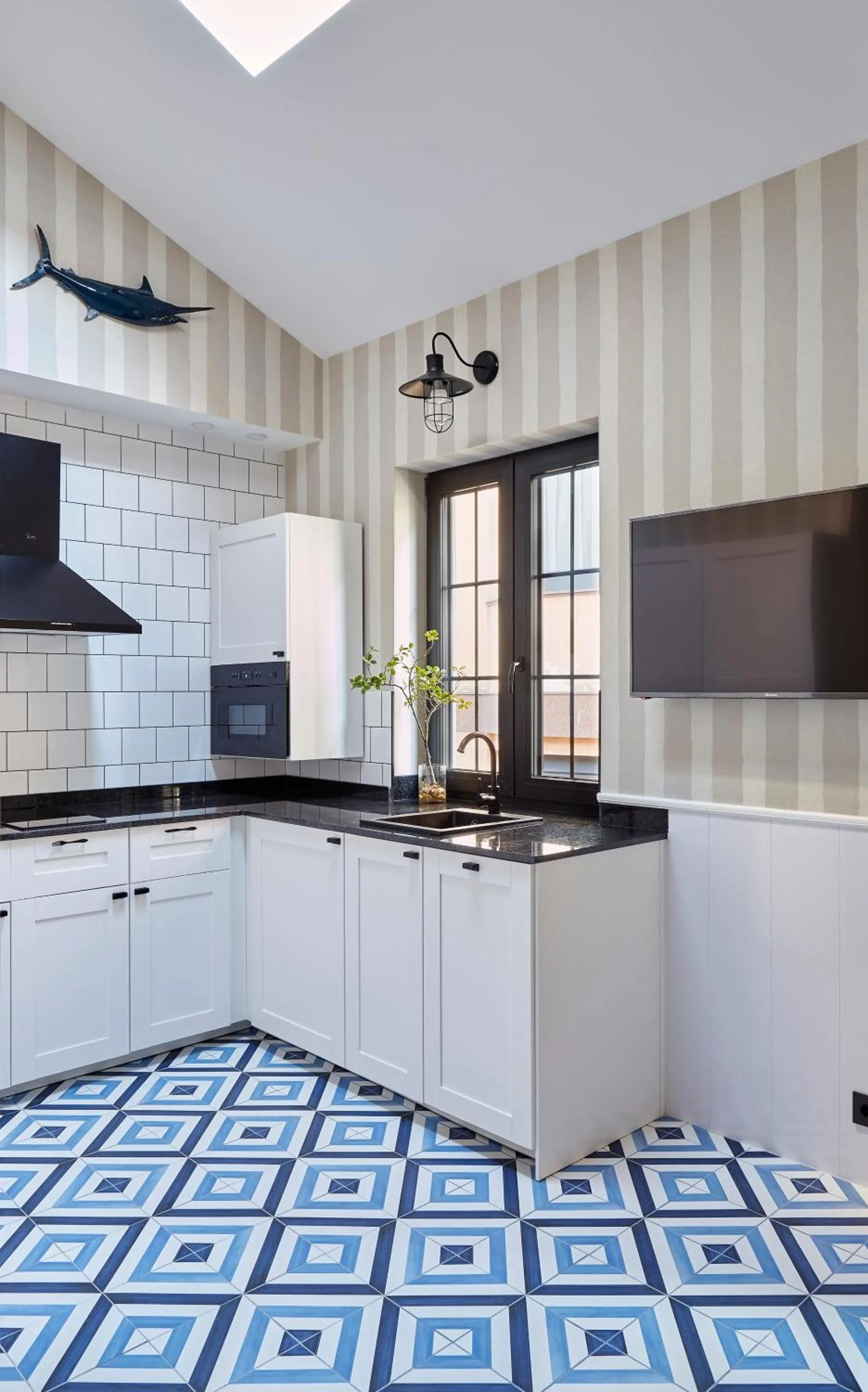 "Breeze" Aparthotel by Parrot`s House