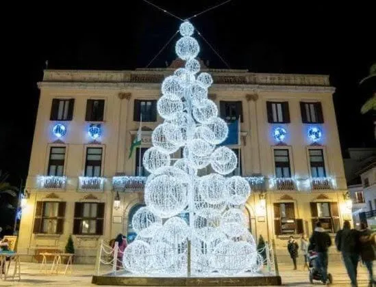 "Breeze" Aparthotel by Parrot`s House