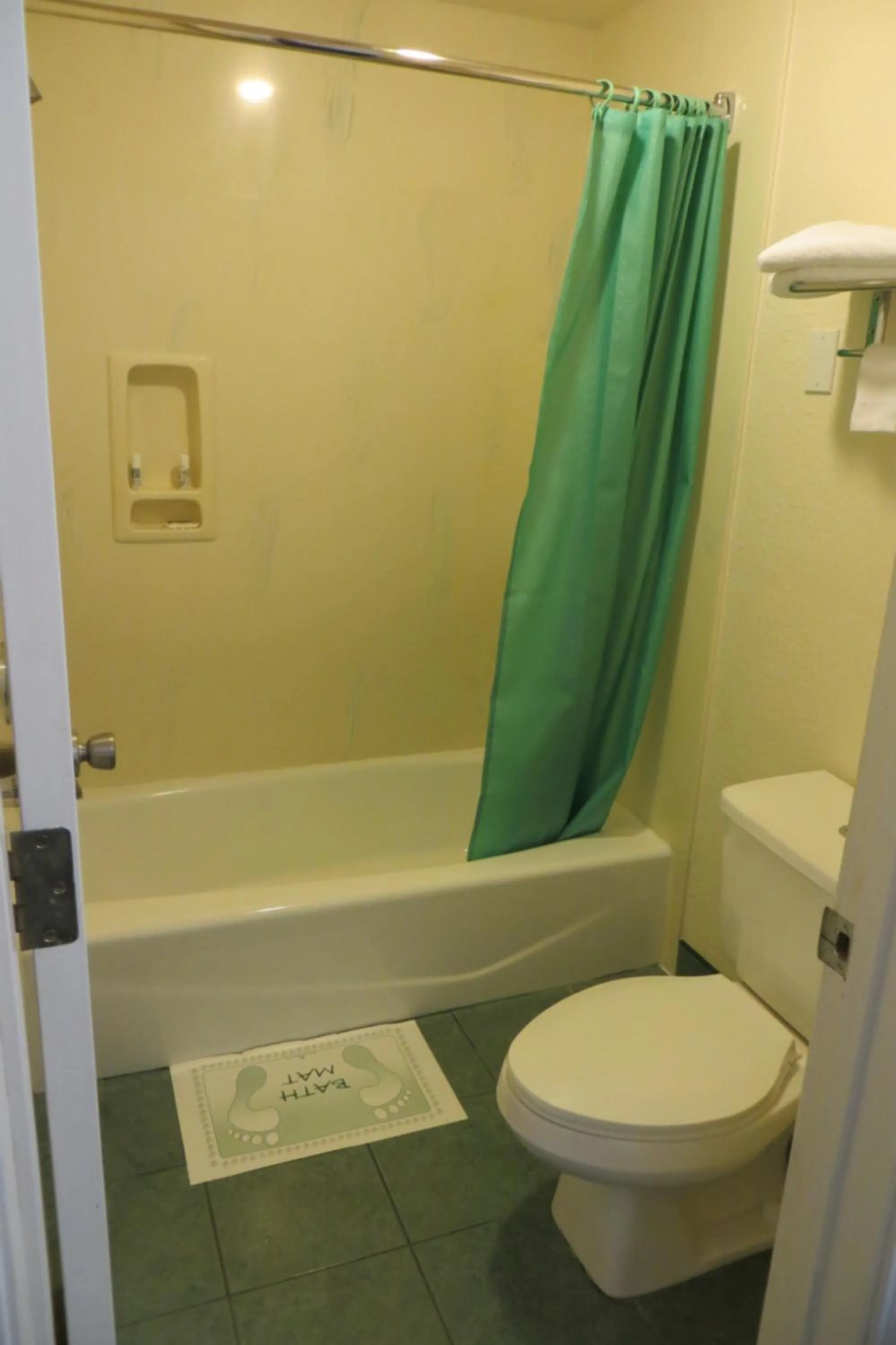 Bathroom in Capri Motel