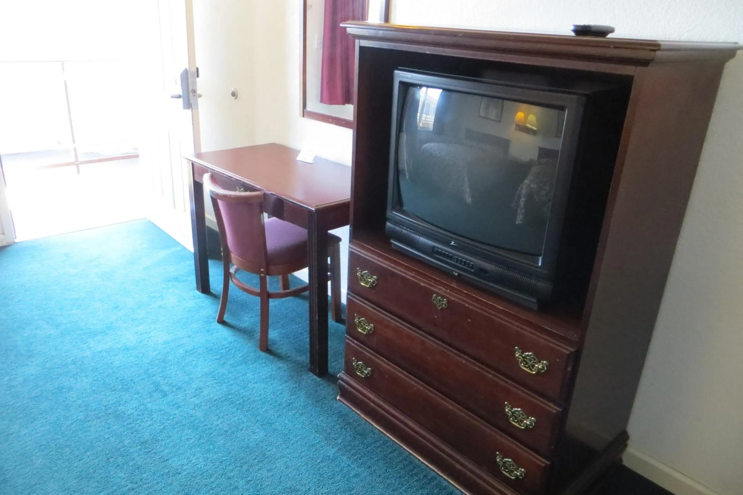 TV and multimedia in Capri Motel