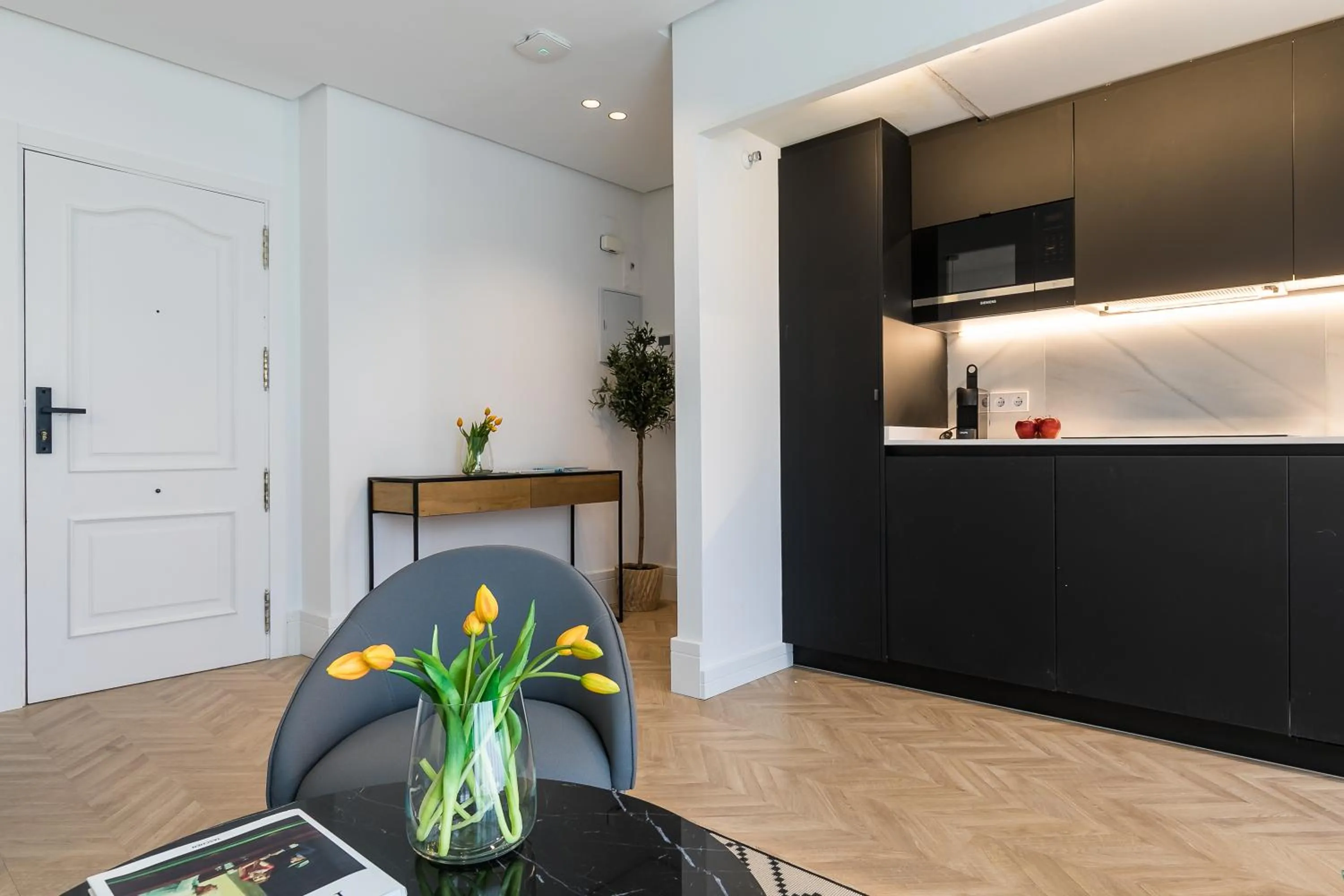 Kitchen or kitchenette in Feelathome Waldorf Suites Apartments