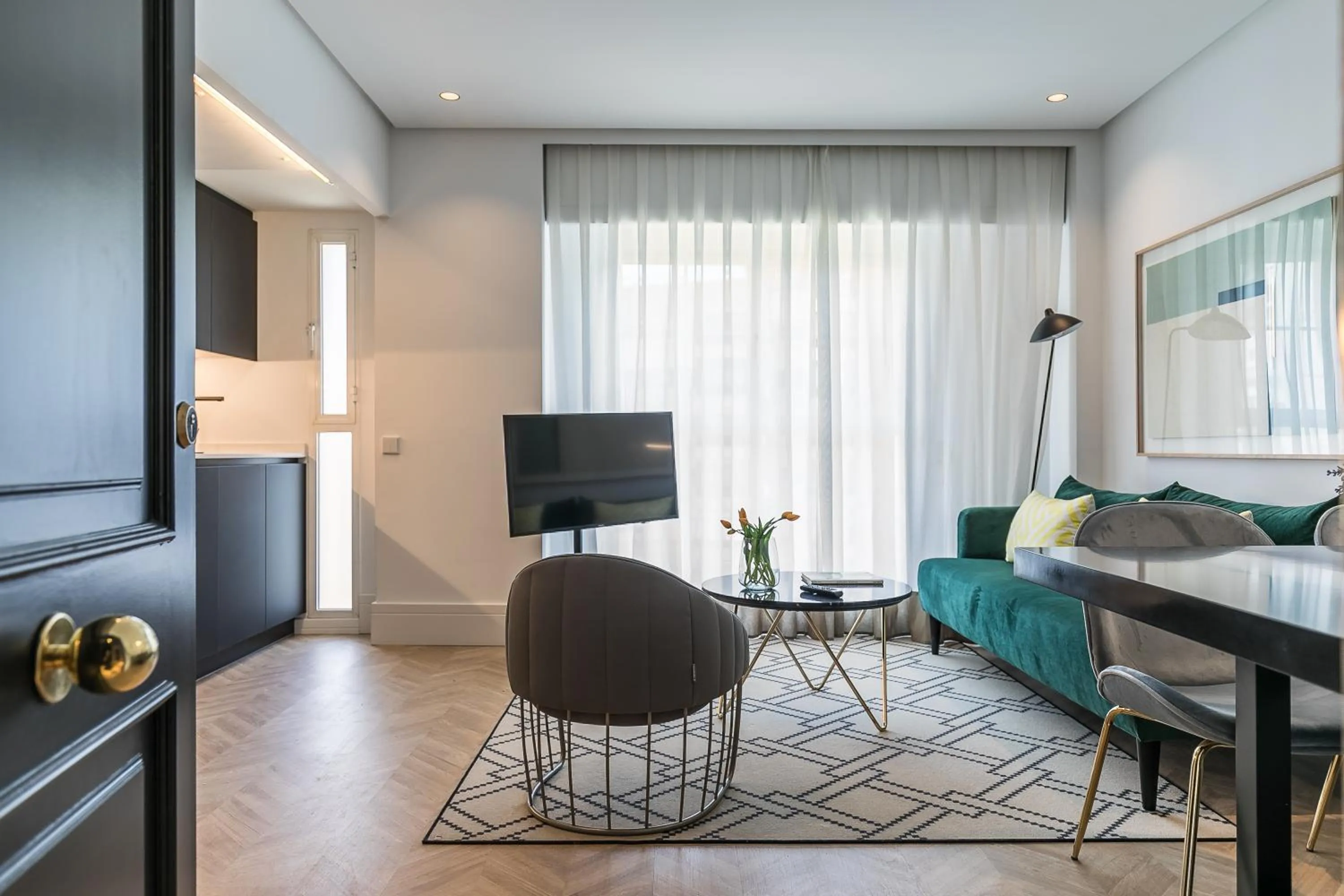 Kitchen or kitchenette in Feelathome Waldorf Suites Apartments