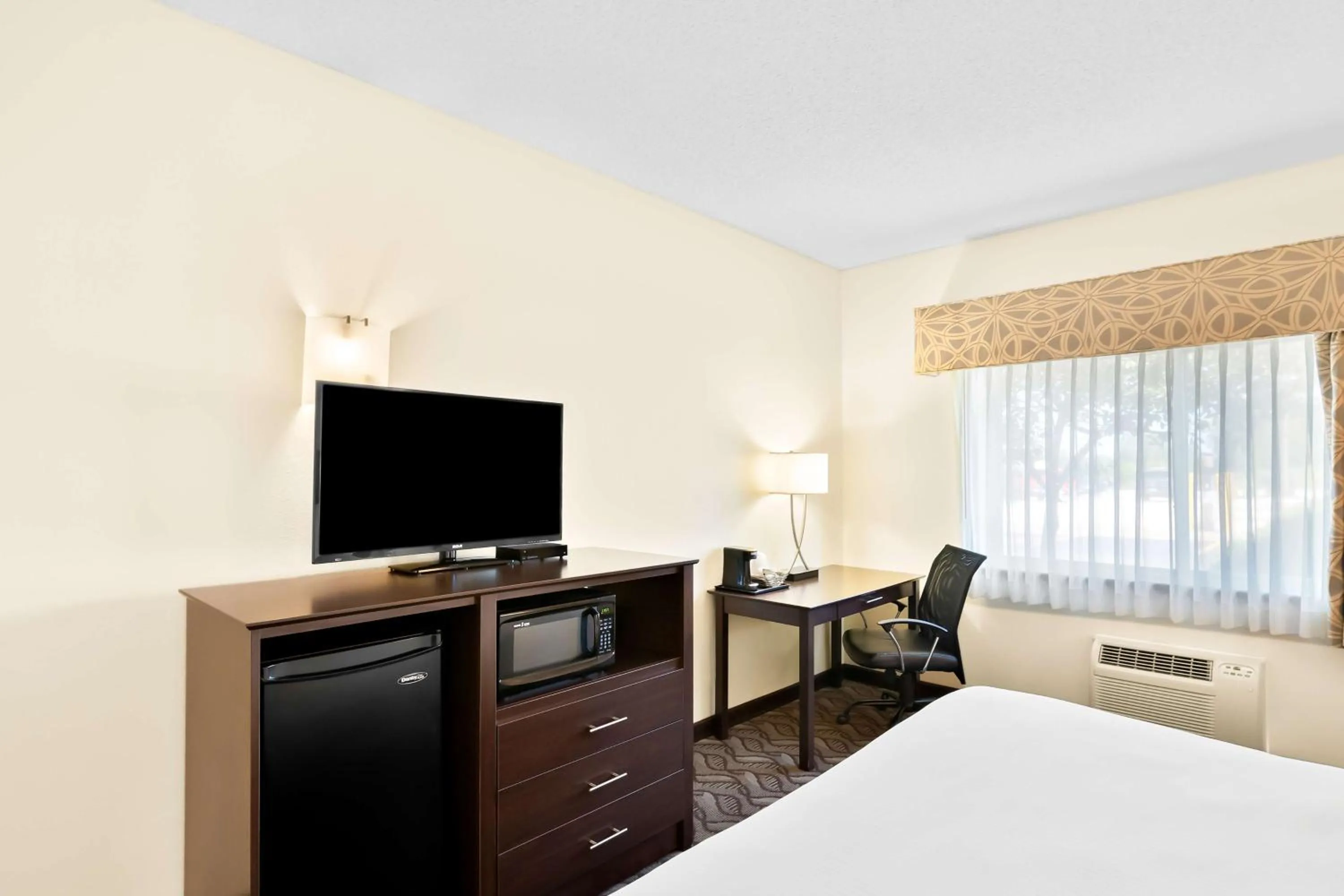 Bedroom in Best Western Nebraska City Inn