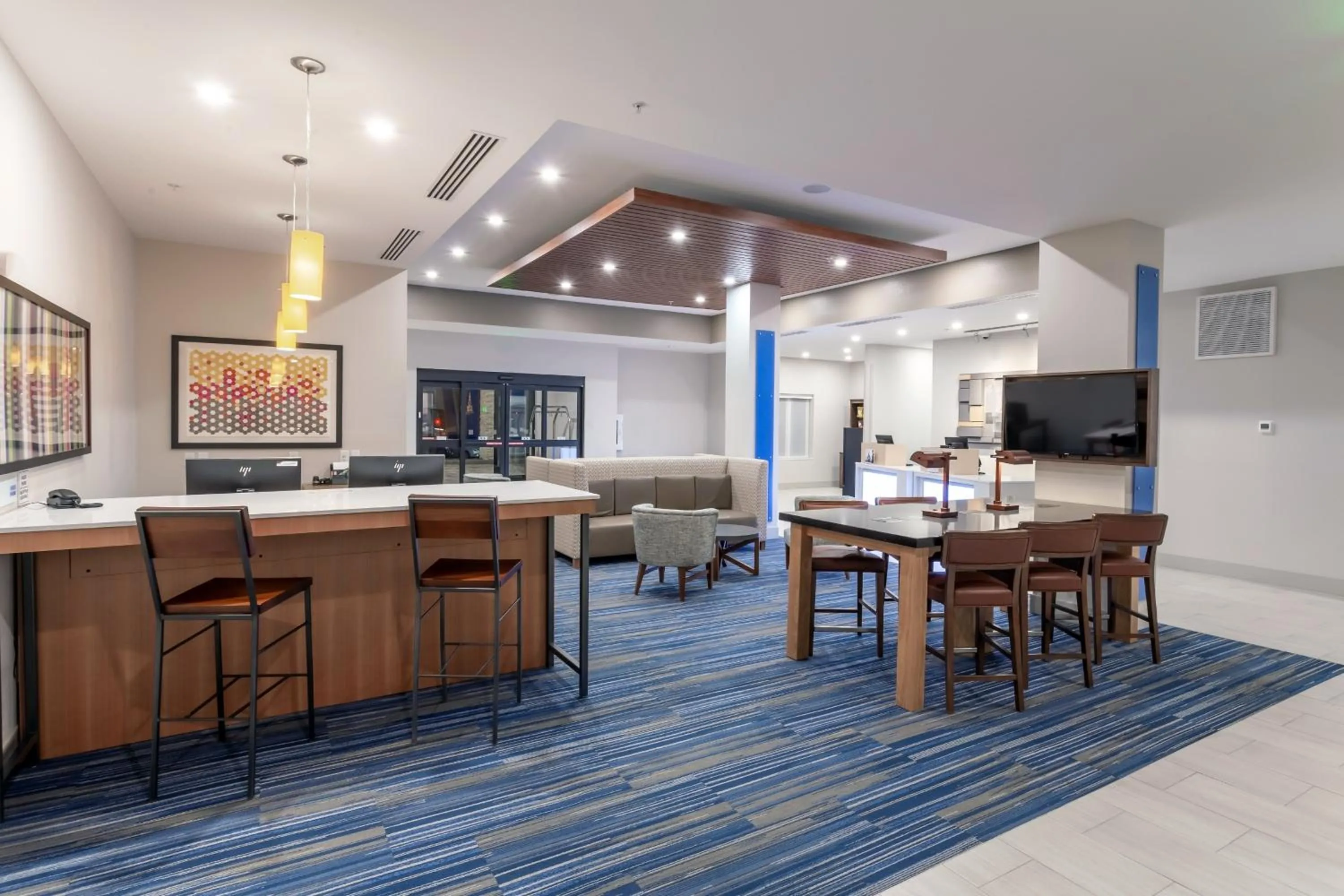 Lobby or reception in Holiday Inn Express & Suites - Columbus - Worthington by IHG