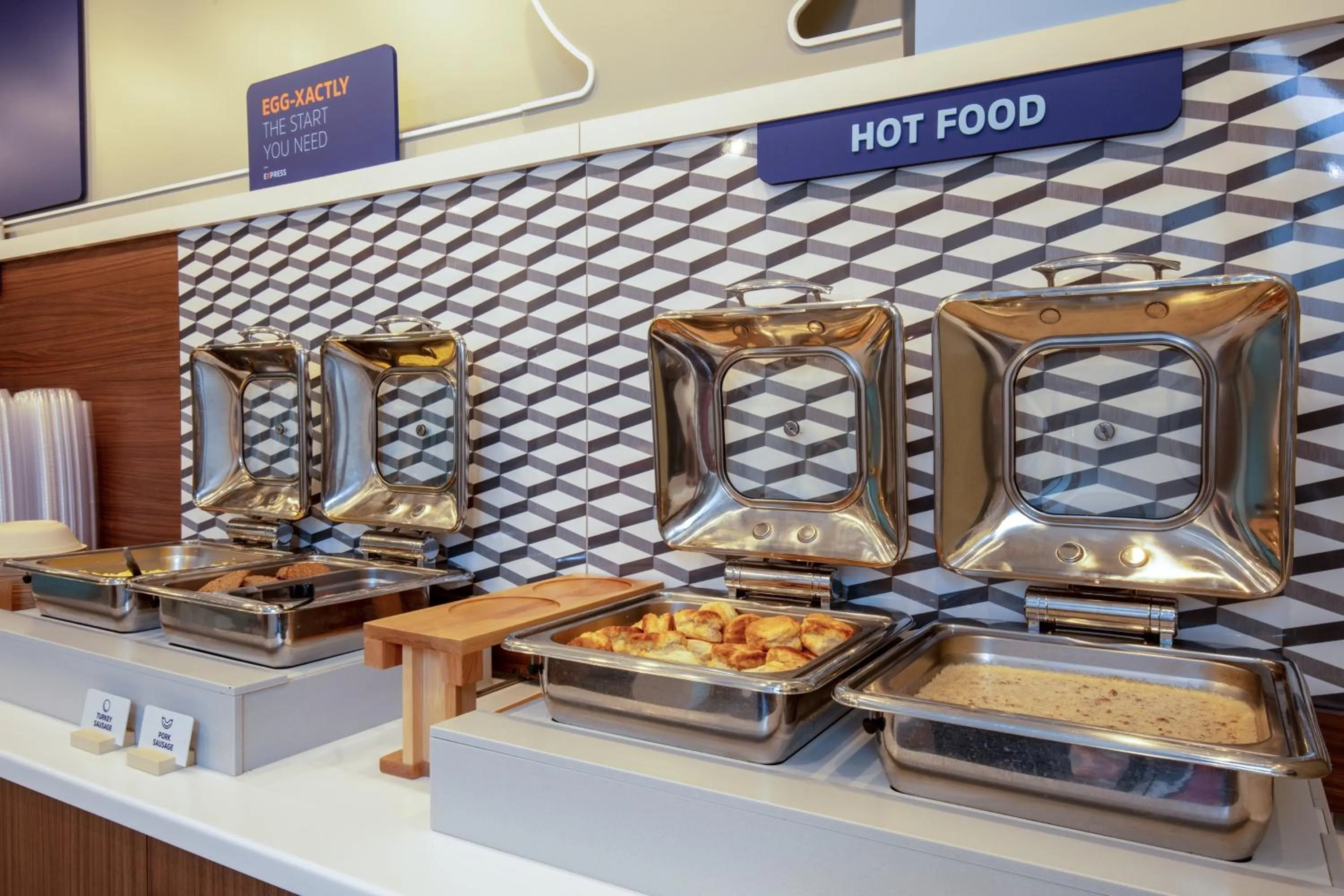 Breakfast in Holiday Inn Express & Suites - Beloit by IHG