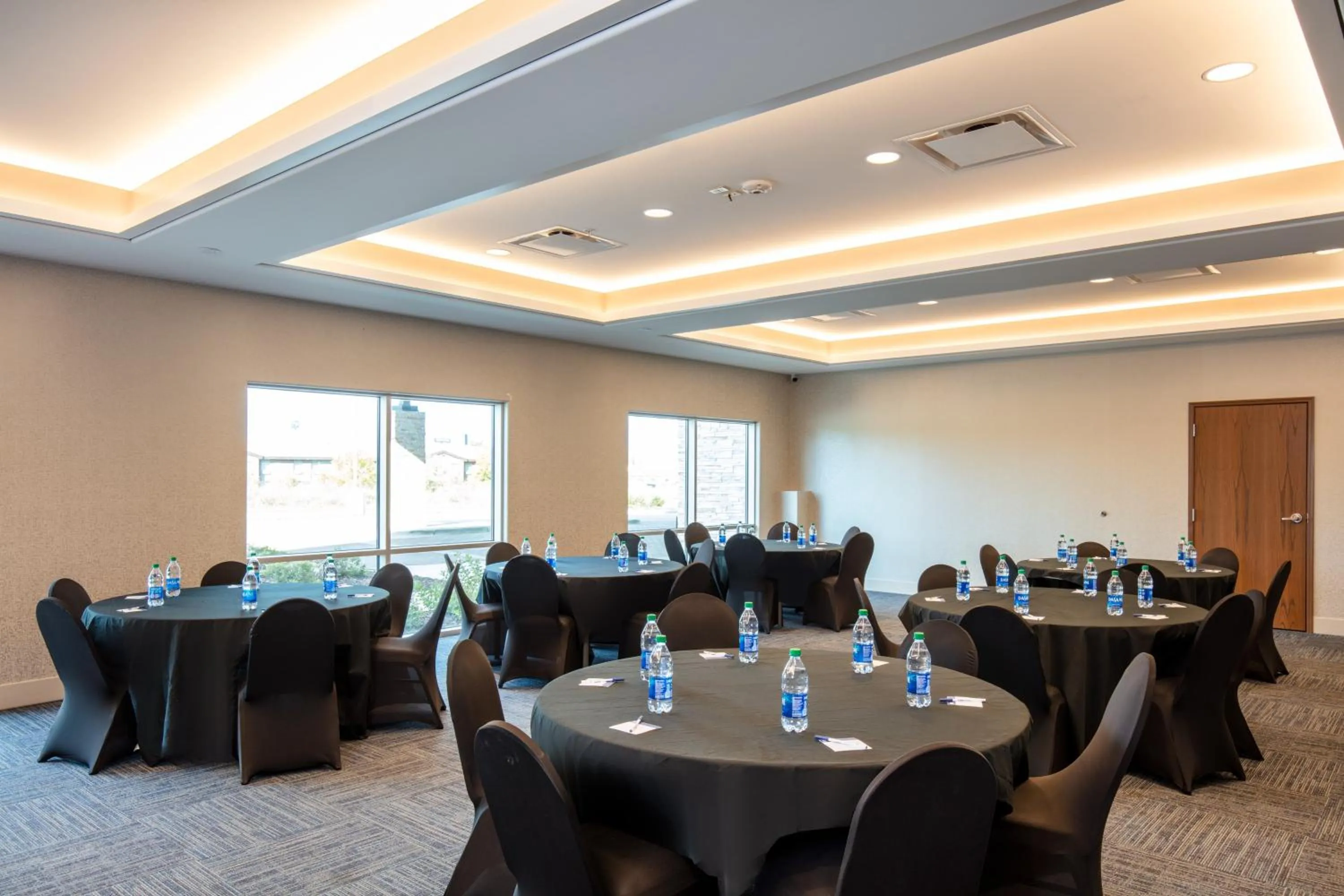 Meeting/conference room in Holiday Inn Express & Suites - Beloit by IHG