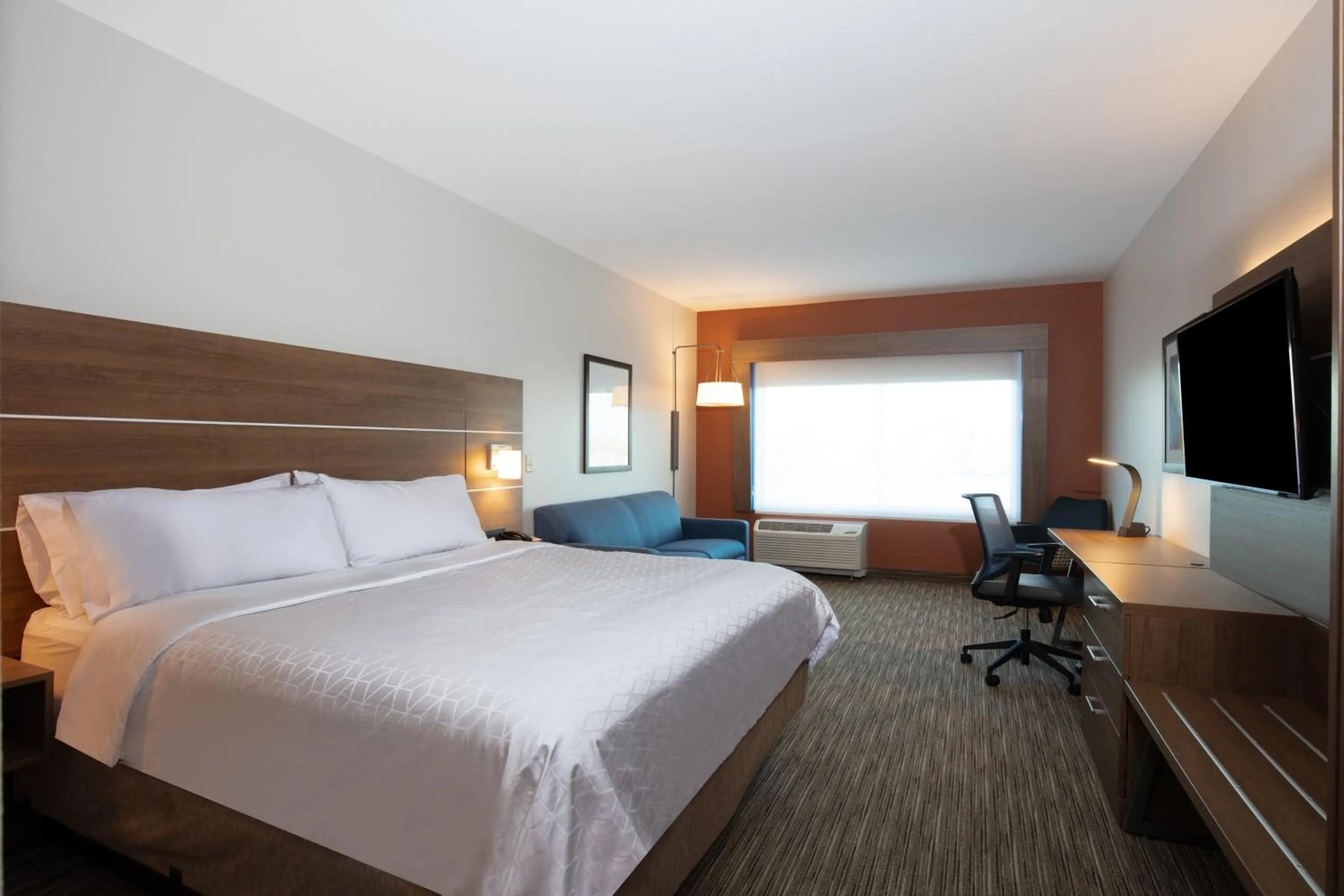 Photo of the whole room, Bed in Holiday Inn Express & Suites - Beloit by IHG