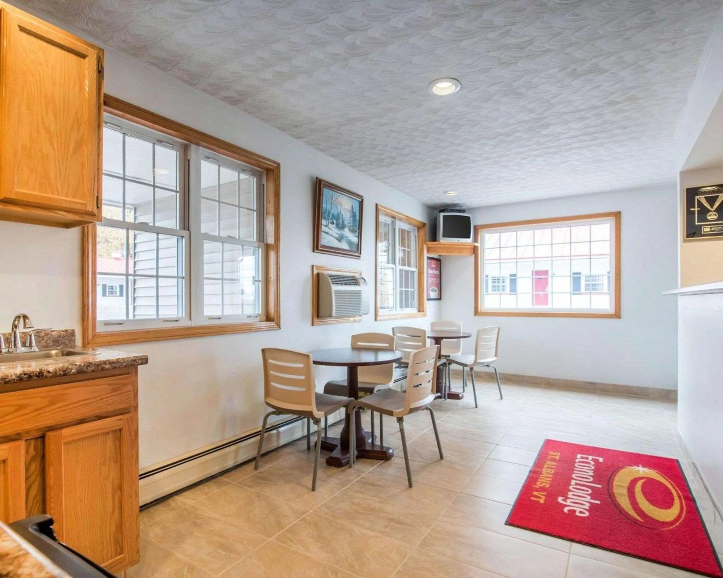 Restaurant/places to eat in Econo Lodge