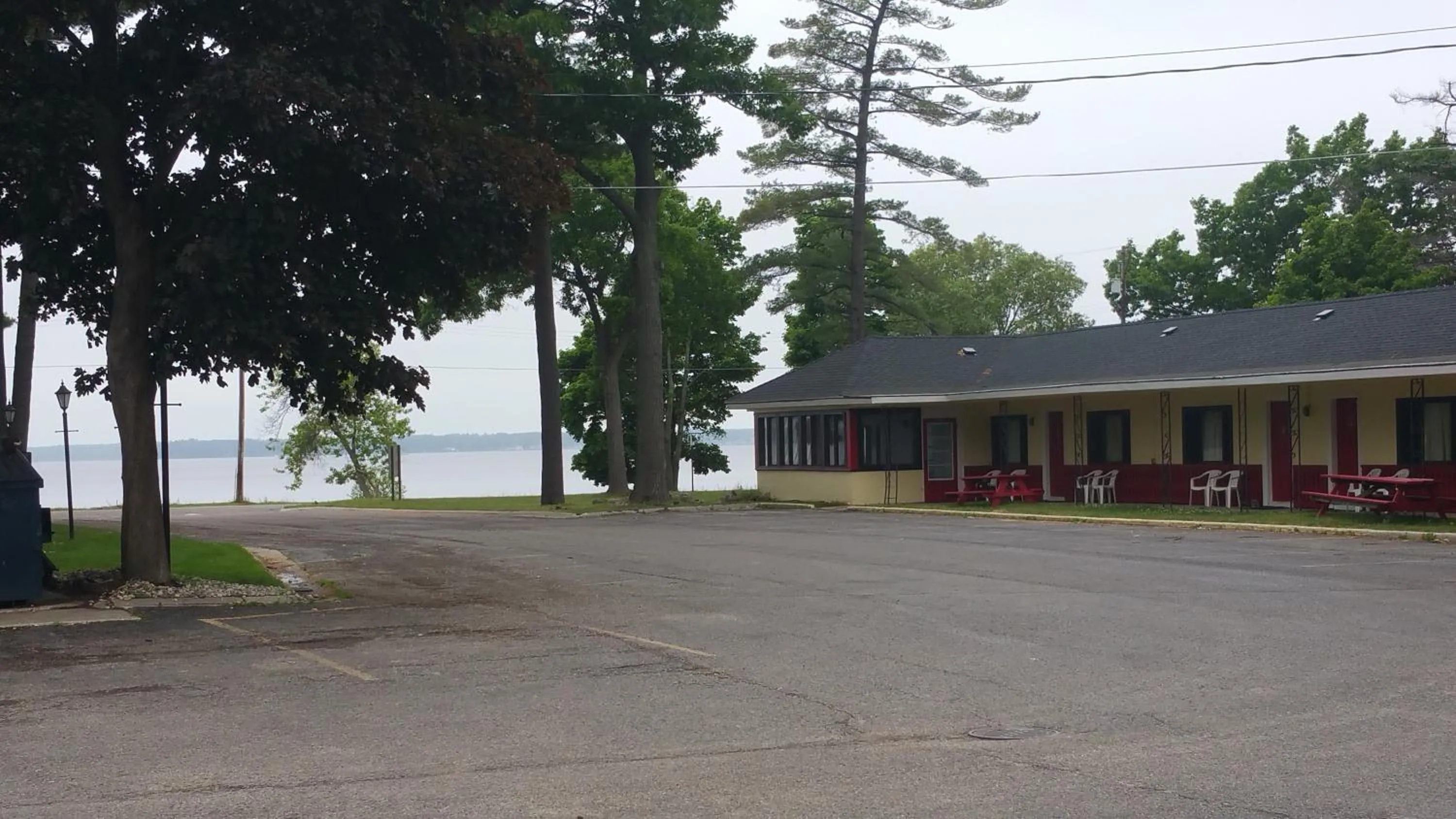 Property building in Sun N Snow Hotel