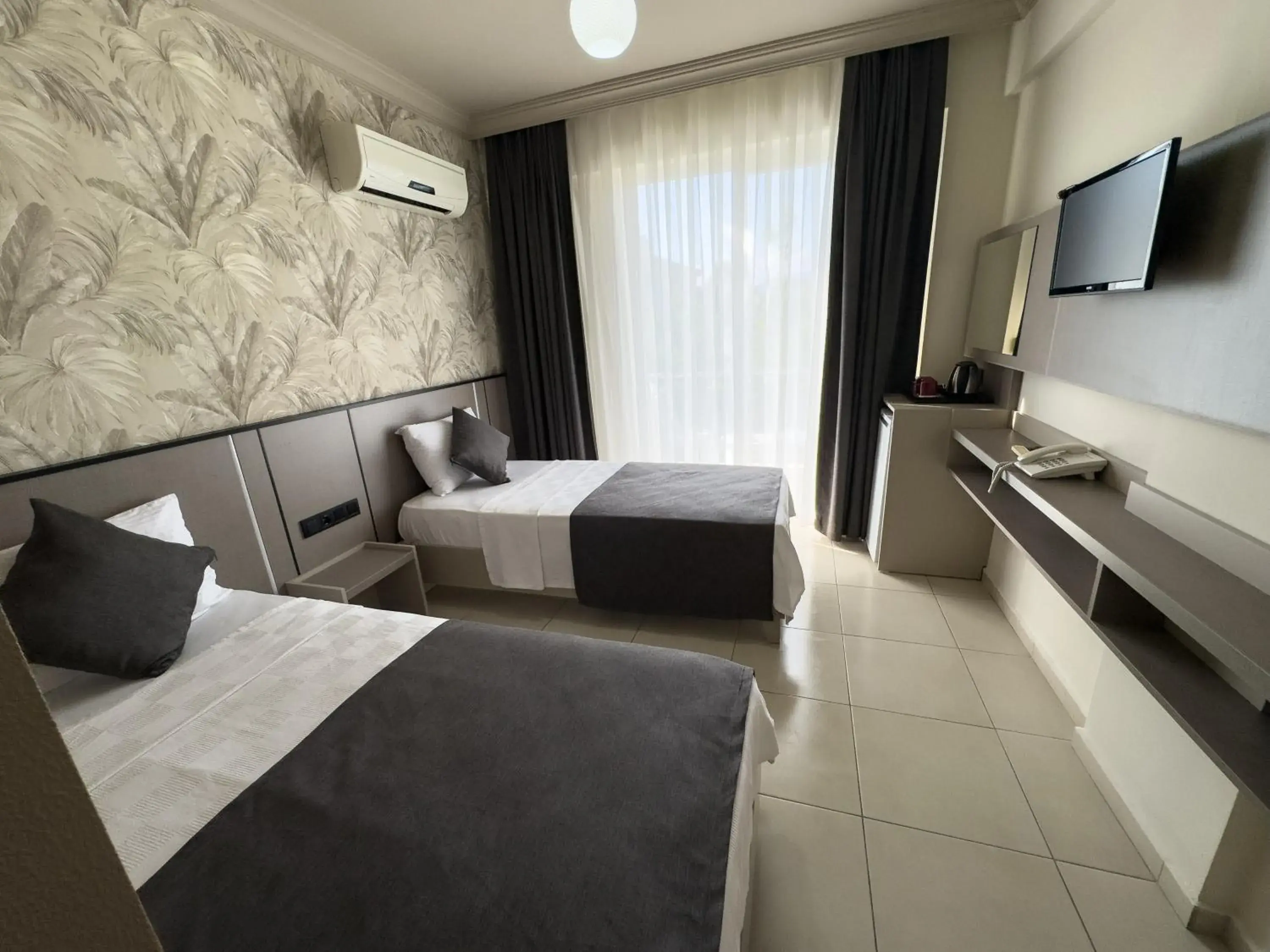 Twin Room with Balcony in Sardunya Hotel Twin Room with Balcony in Sardunya Hotel