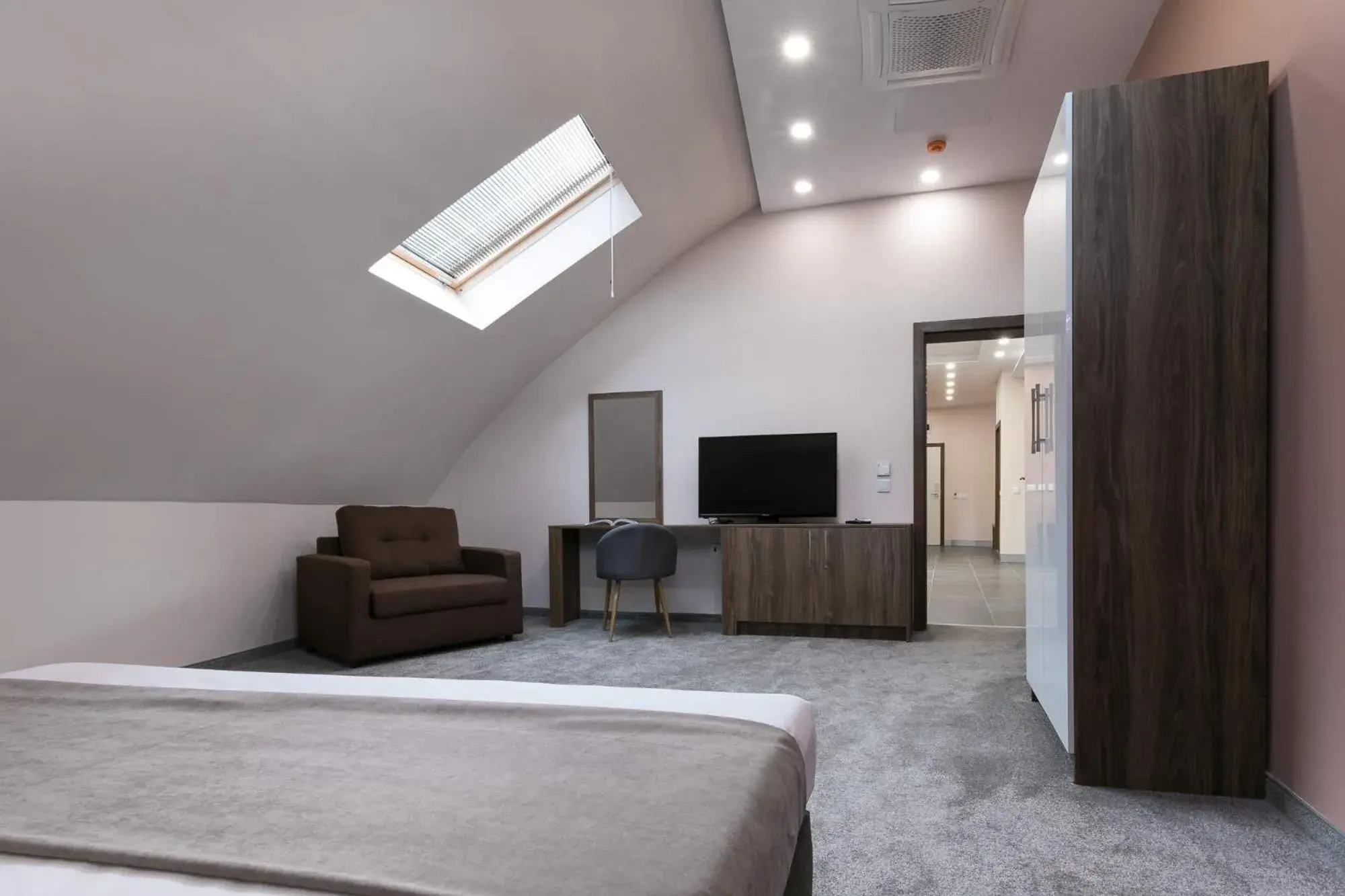 Communal lounge/ TV room, Bed in B1 Boutique Hotel Sofia Communal lounge/ TV room, Bed in B1 Boutique Hotel Sofia