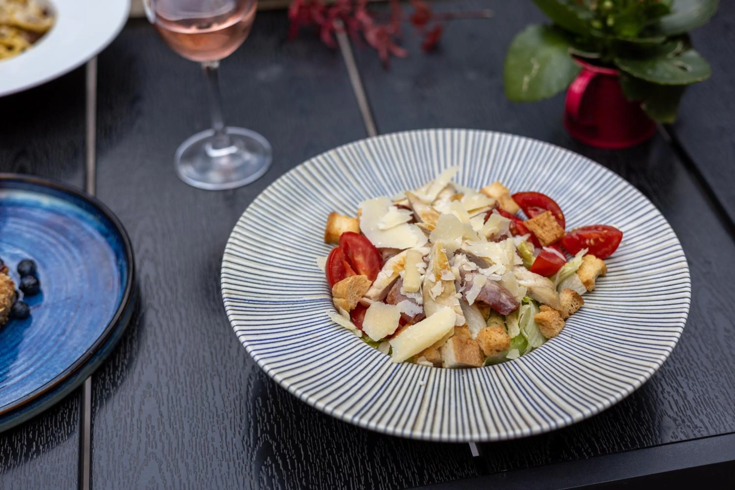 Restaurant/places to eat in B1 Boutique Hotel Sofia