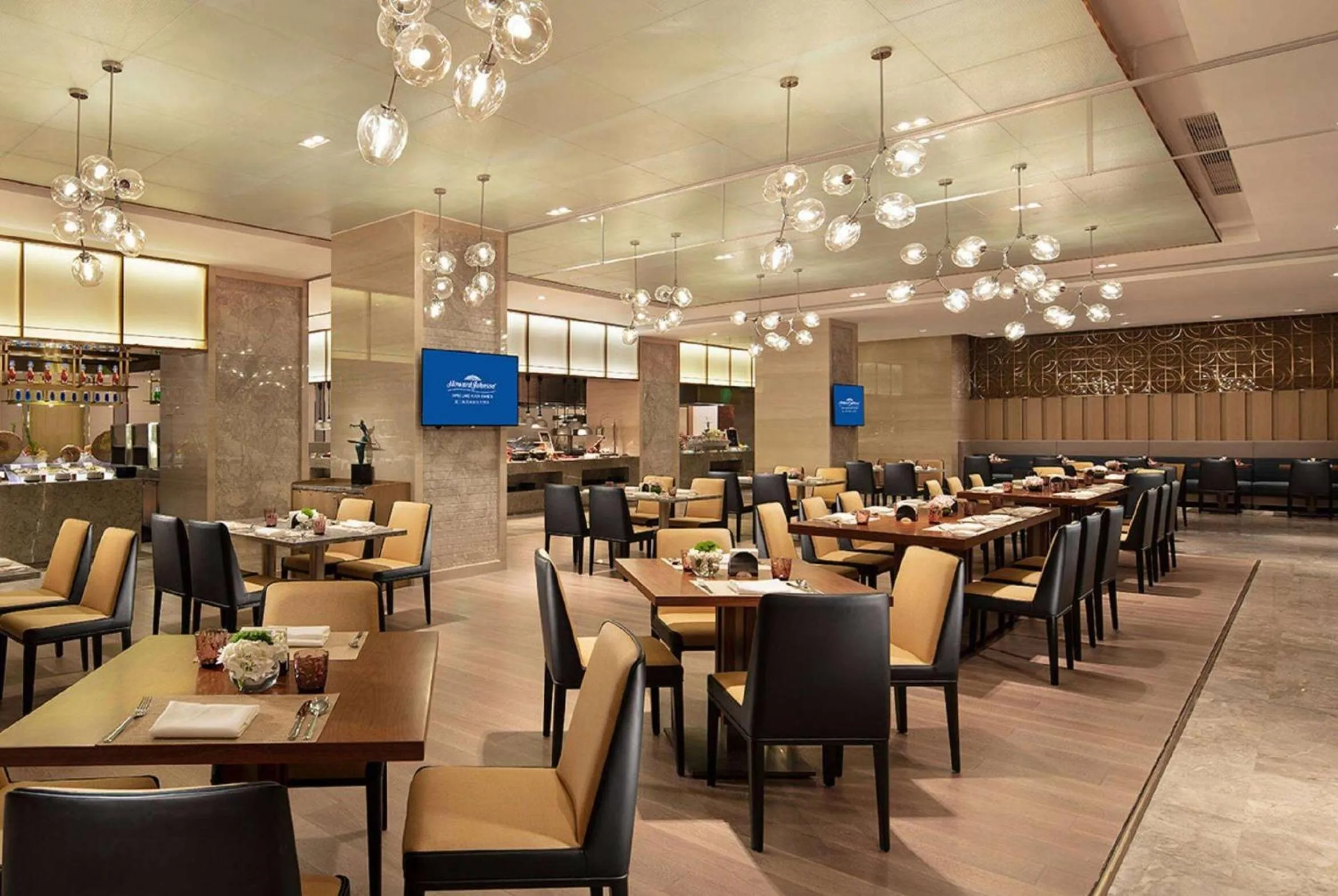 Restaurant/places to eat in Howard Johnson by Wyndham Jimei Lake Plaza Xiamen