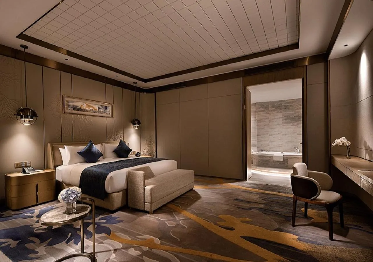 Bed in Howard Johnson by Wyndham Jimei Lake Plaza Xiamen