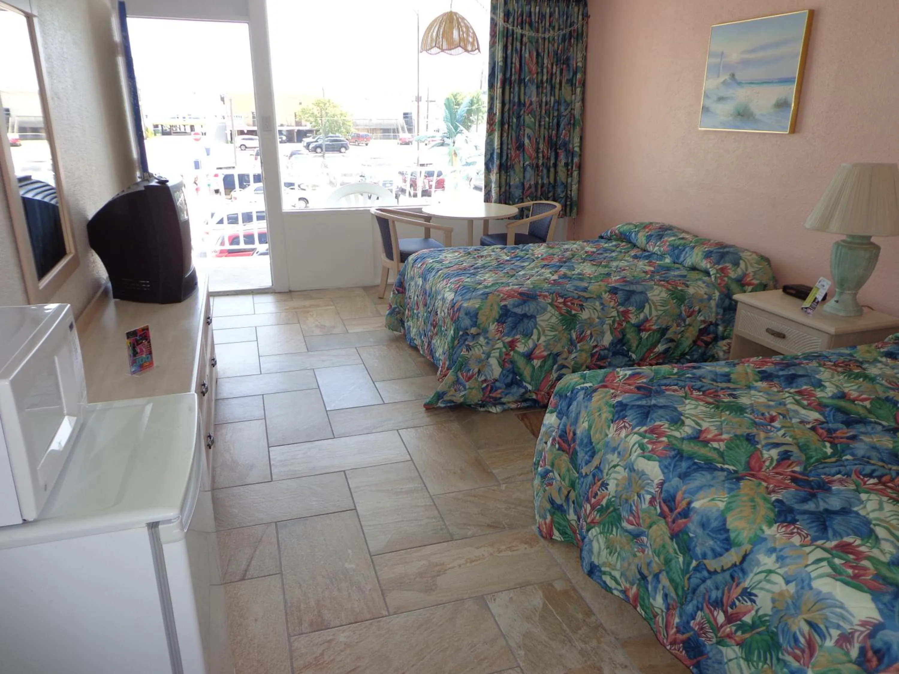Day, Bed in Quarterdeck Motel
