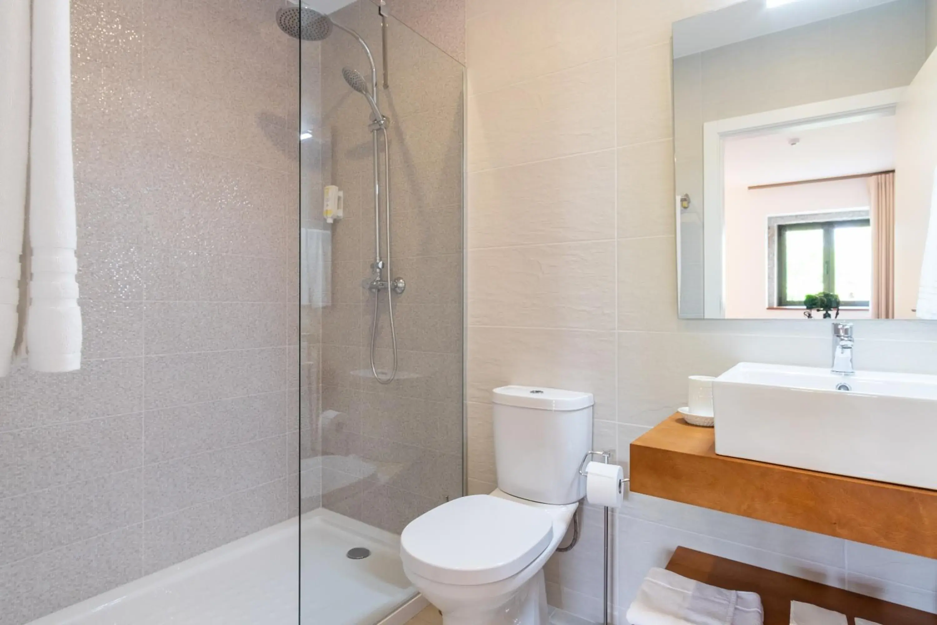 Superior Twin Room with Garden View in Casa d'Amares Superior Twin Room with Garden View in Casa d'Amares