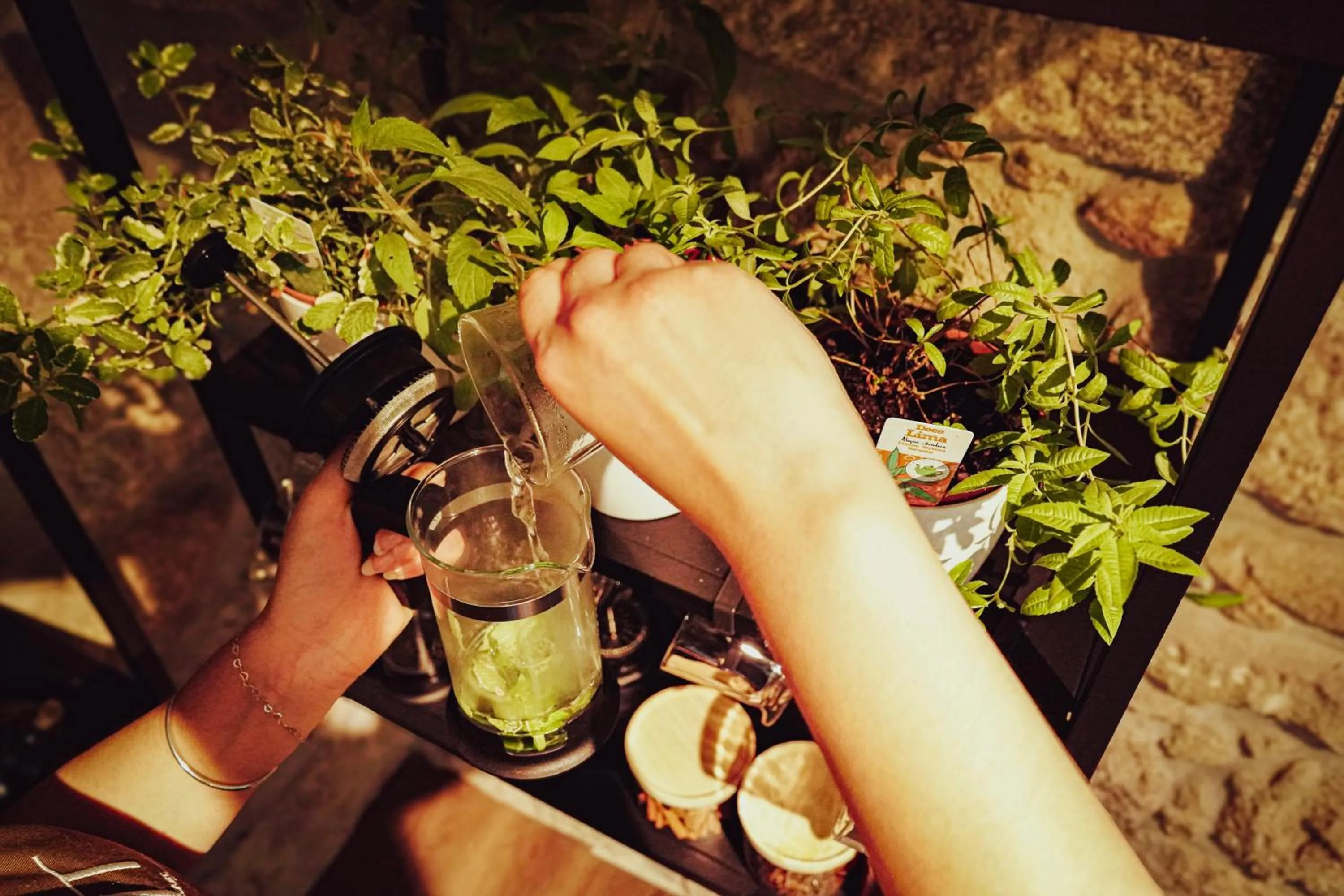 Coffee/tea facilities in Casa d'Amares