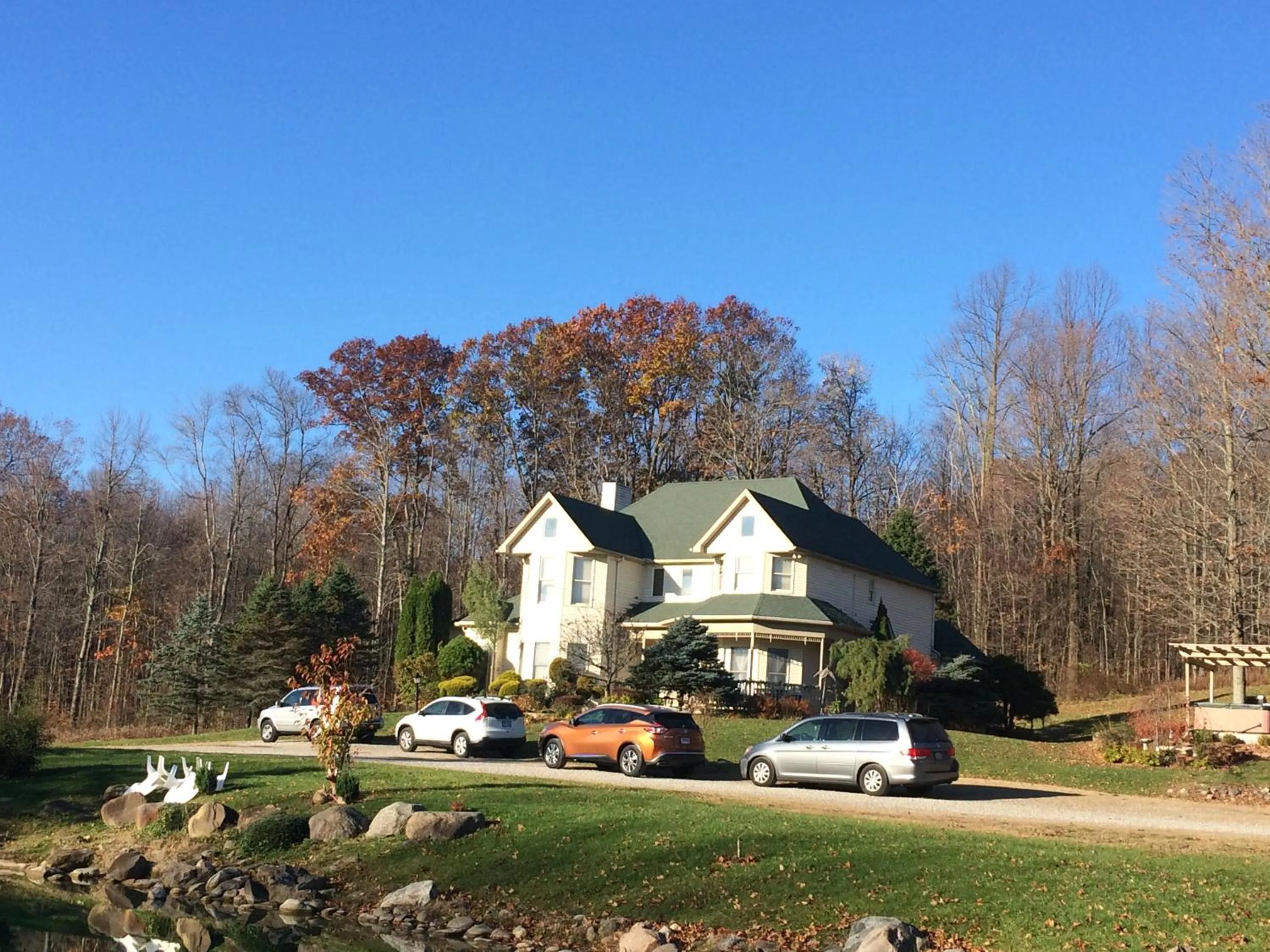 Spruce Hill Inn & Cottages