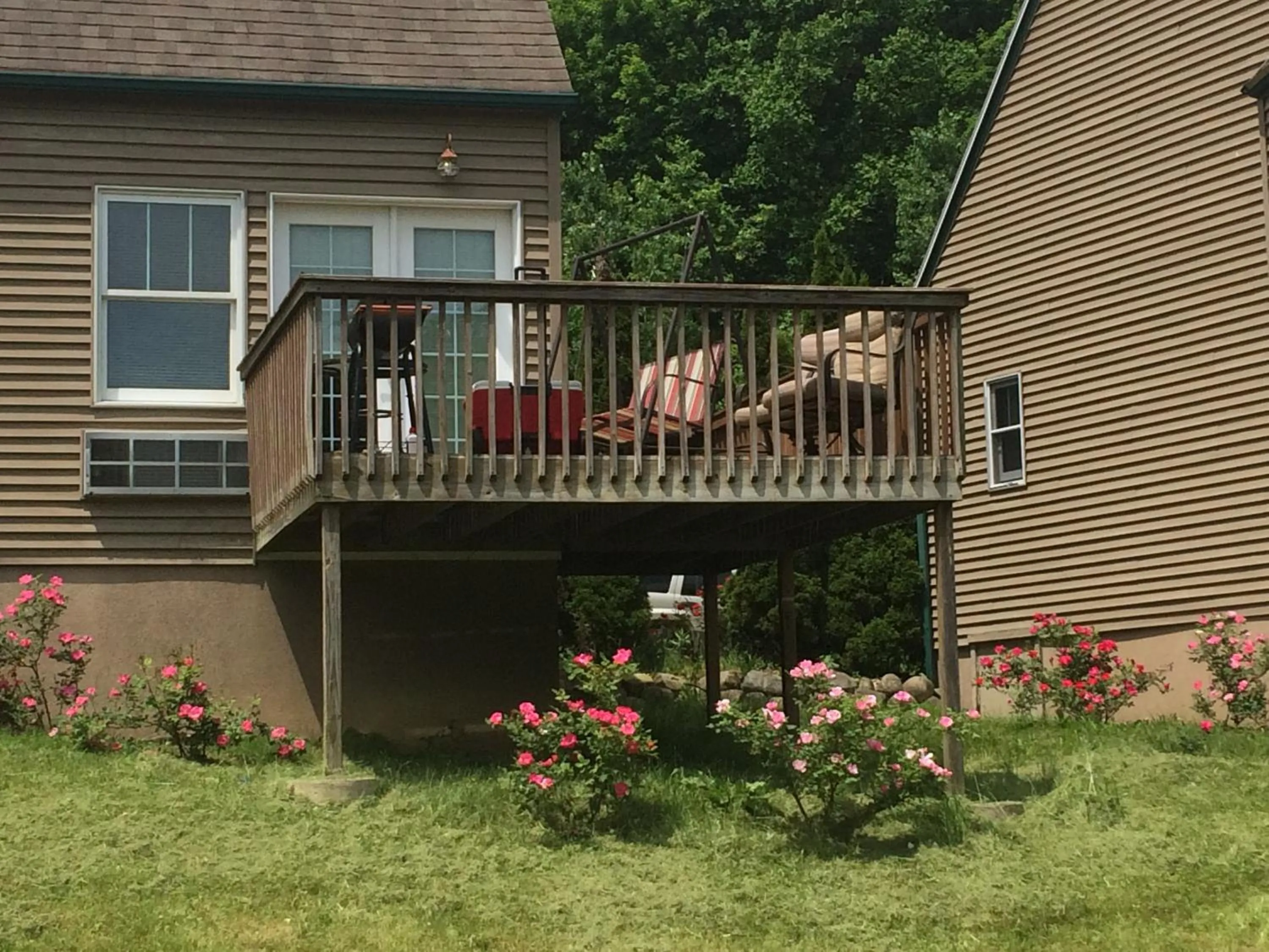 Spruce Hill Inn & Cottages