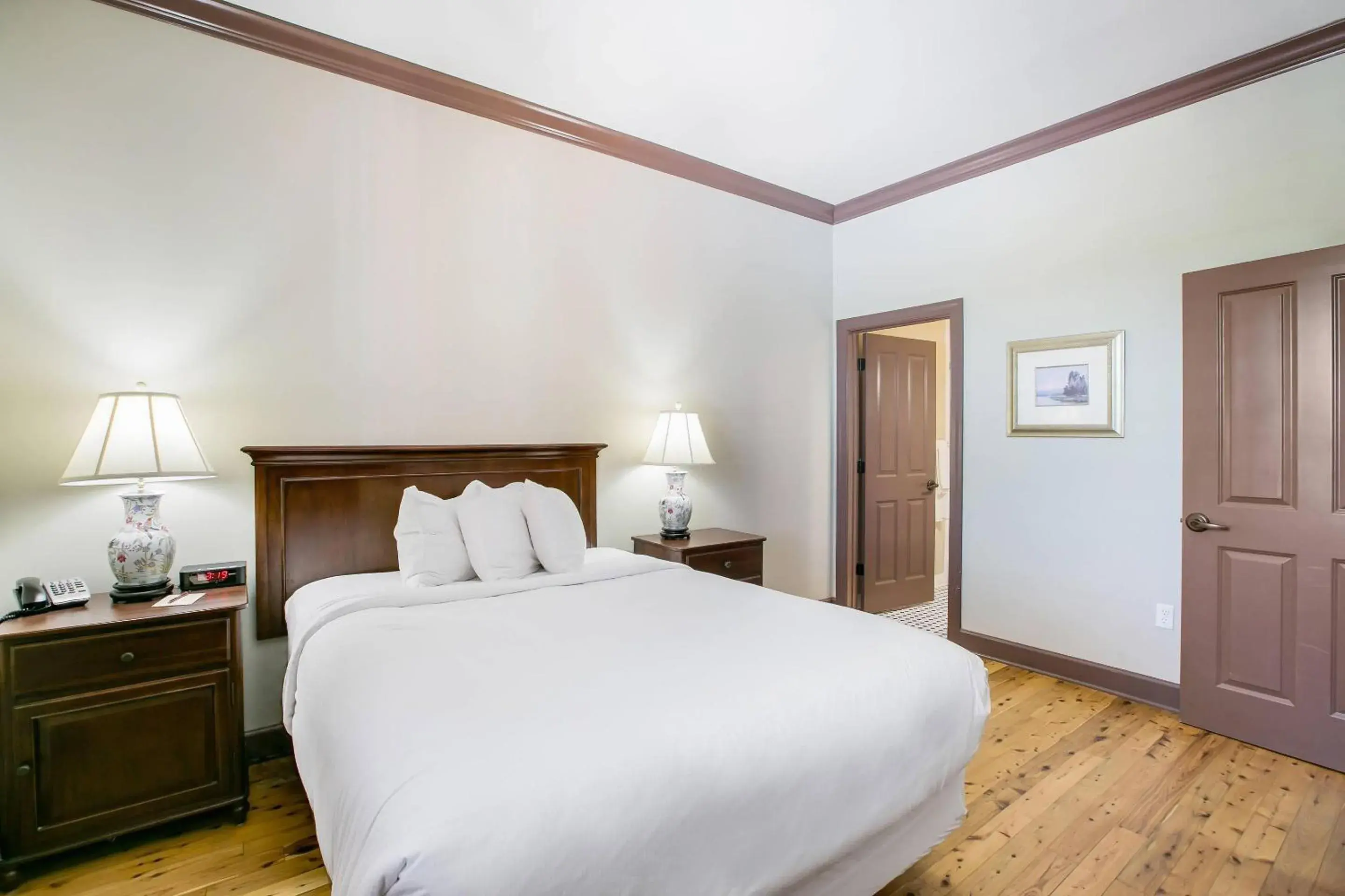 Bedroom, Bed in Water Street Hotel & Marina, an Ascend Collection Hotel Bedroom, Bed in Water Street Hotel & Marina, an Ascend Collection Hotel