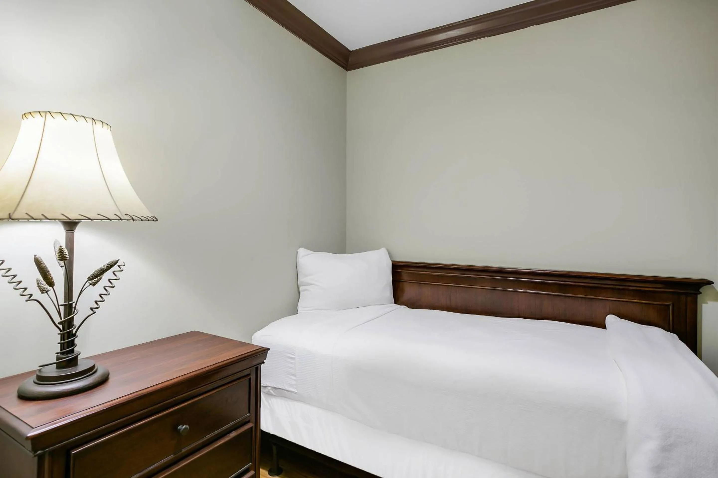 Bedroom, Bed in Water Street Hotel & Marina, an Ascend Collection Hotel